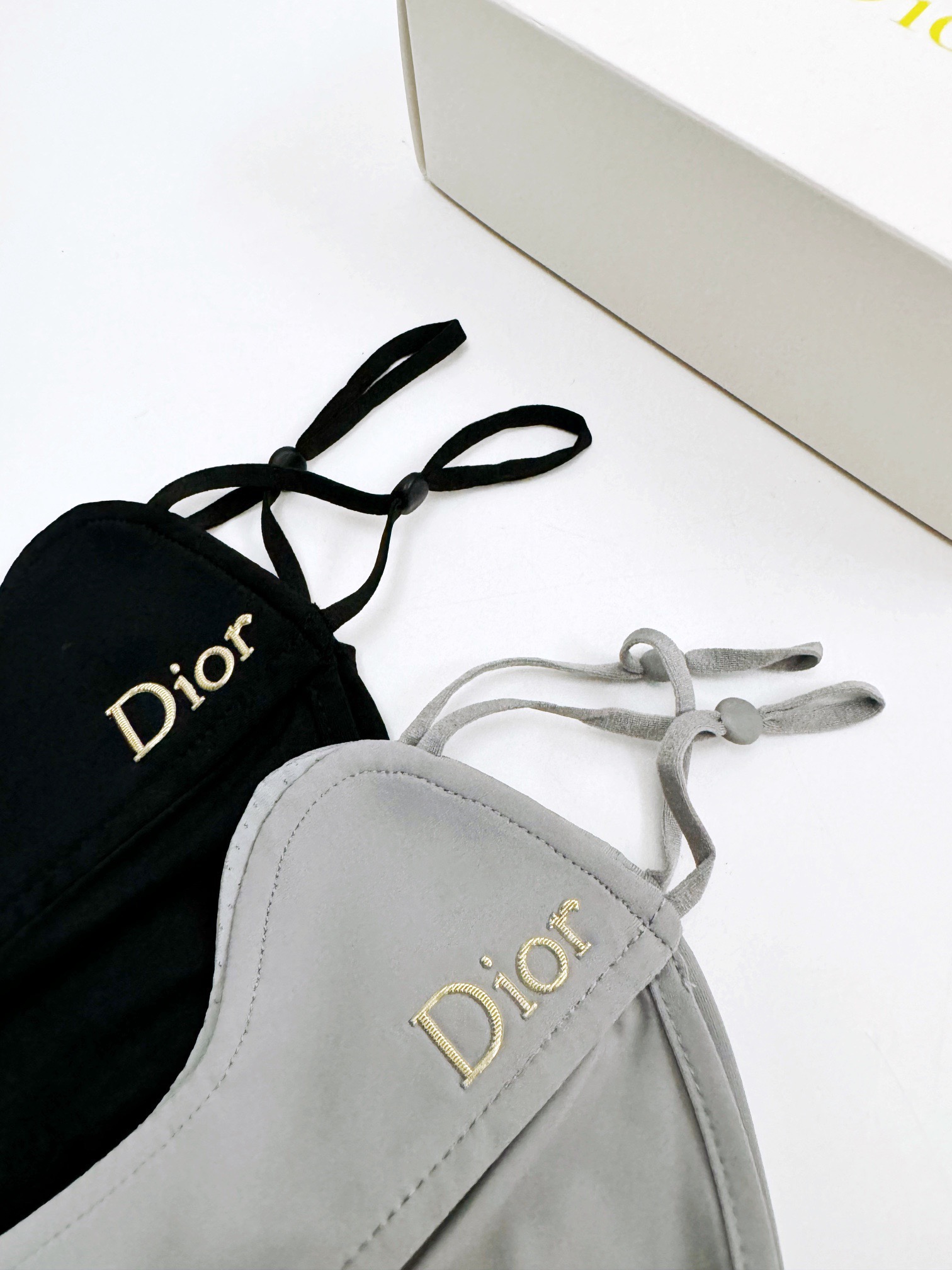 配盒子🌟【一盒2个】🌟 Dior 迪奥 经典字母logo冰丝防晒口罩，防紫外线的夏季神器，护眼角防晒口罩