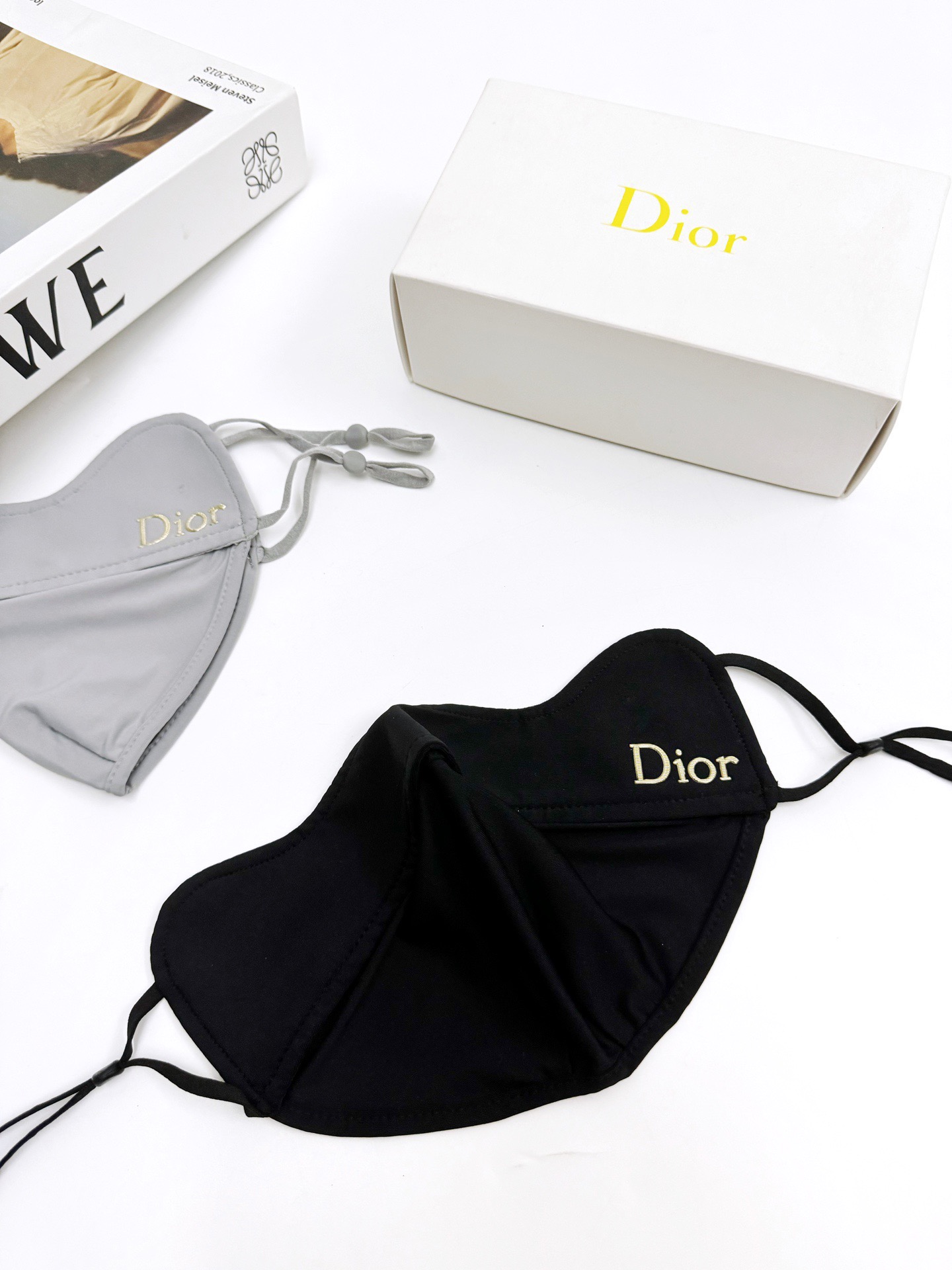 配盒子🌟【一盒2个】🌟 Dior 迪奥 经典字母logo冰丝防晒口罩，防紫外线的夏季神器，护眼角防晒口罩