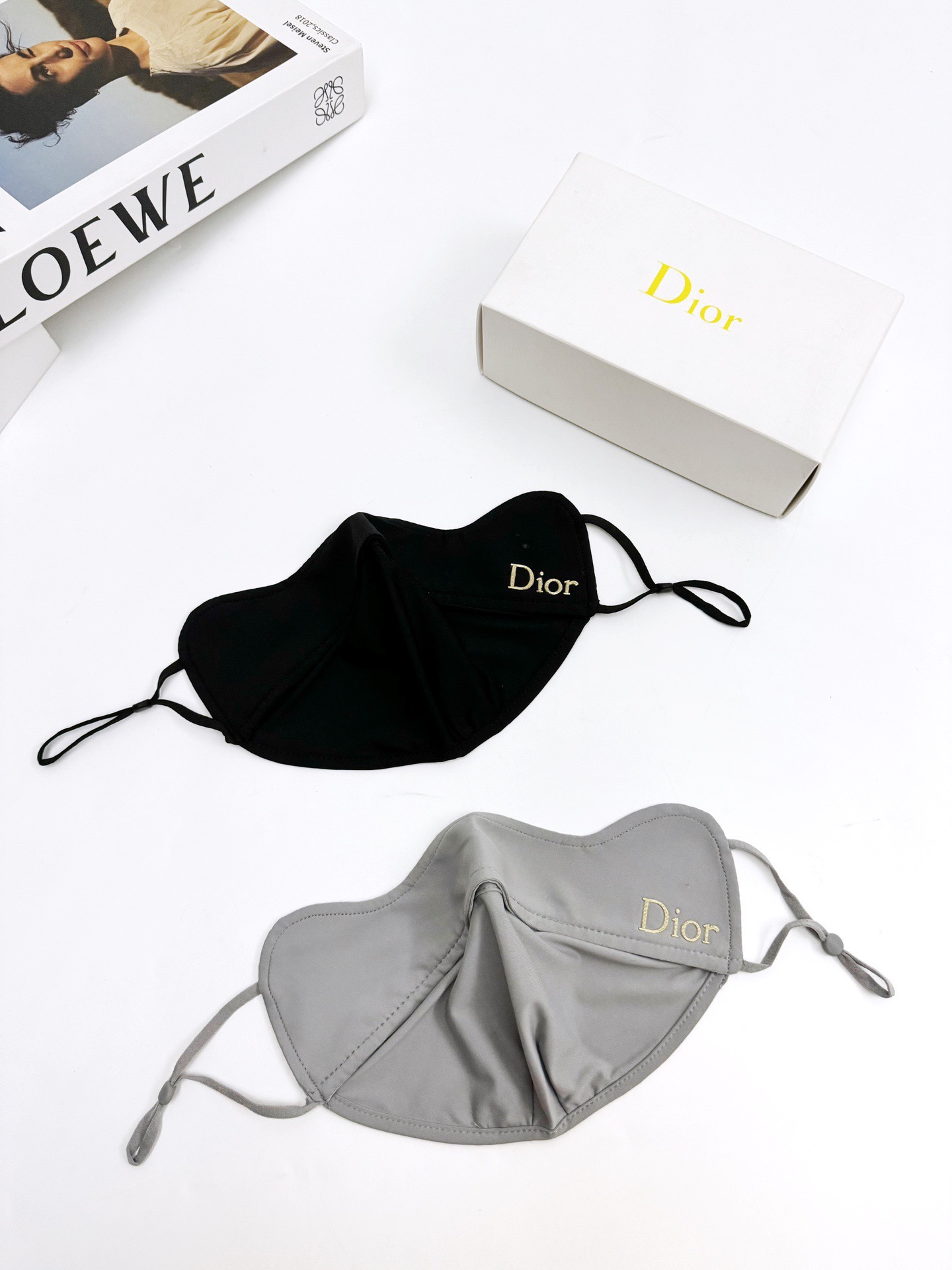 配盒子🌟【一盒2个】🌟 Dior 迪奥 经典字母logo冰丝防晒口罩，防紫外线的夏季神器，护眼角防晒口罩