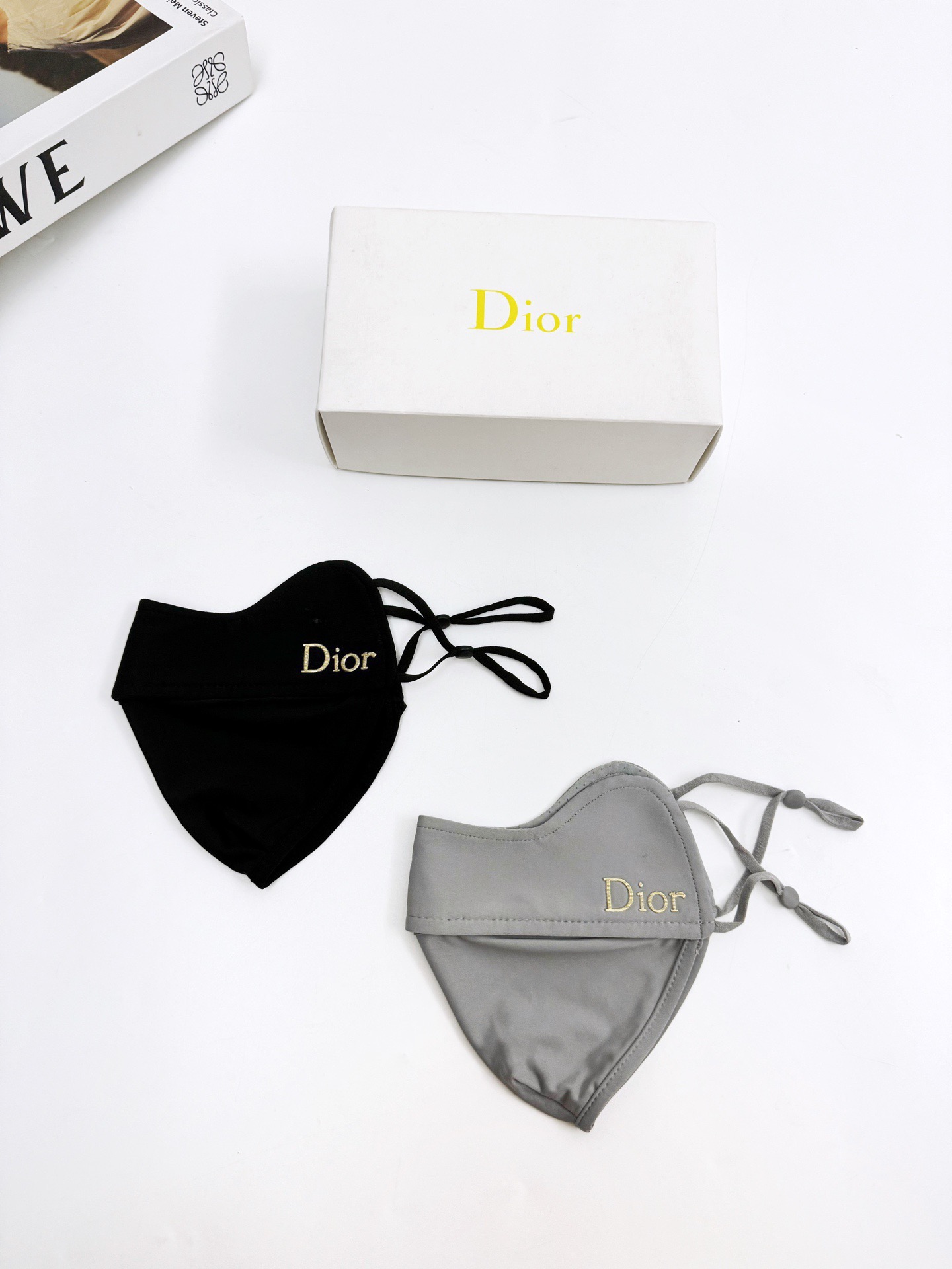 配盒子🌟【一盒2个】🌟 Dior 迪奥 经典字母logo冰丝防晒口罩，防紫外线的夏季神器，护眼角防晒口罩