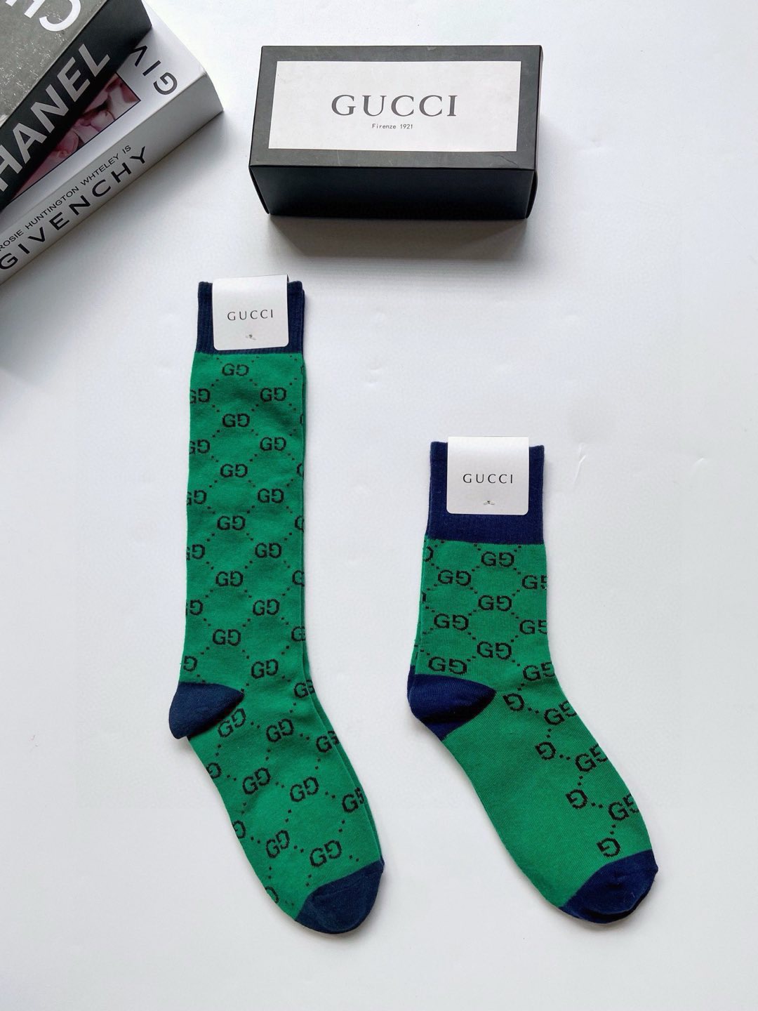 配包装🌟【一盒2双】🌟Gucci 古奇 爆款双G字母 长筒袜 中筒袜🔥专柜同步发售ing ，巨多明星红人