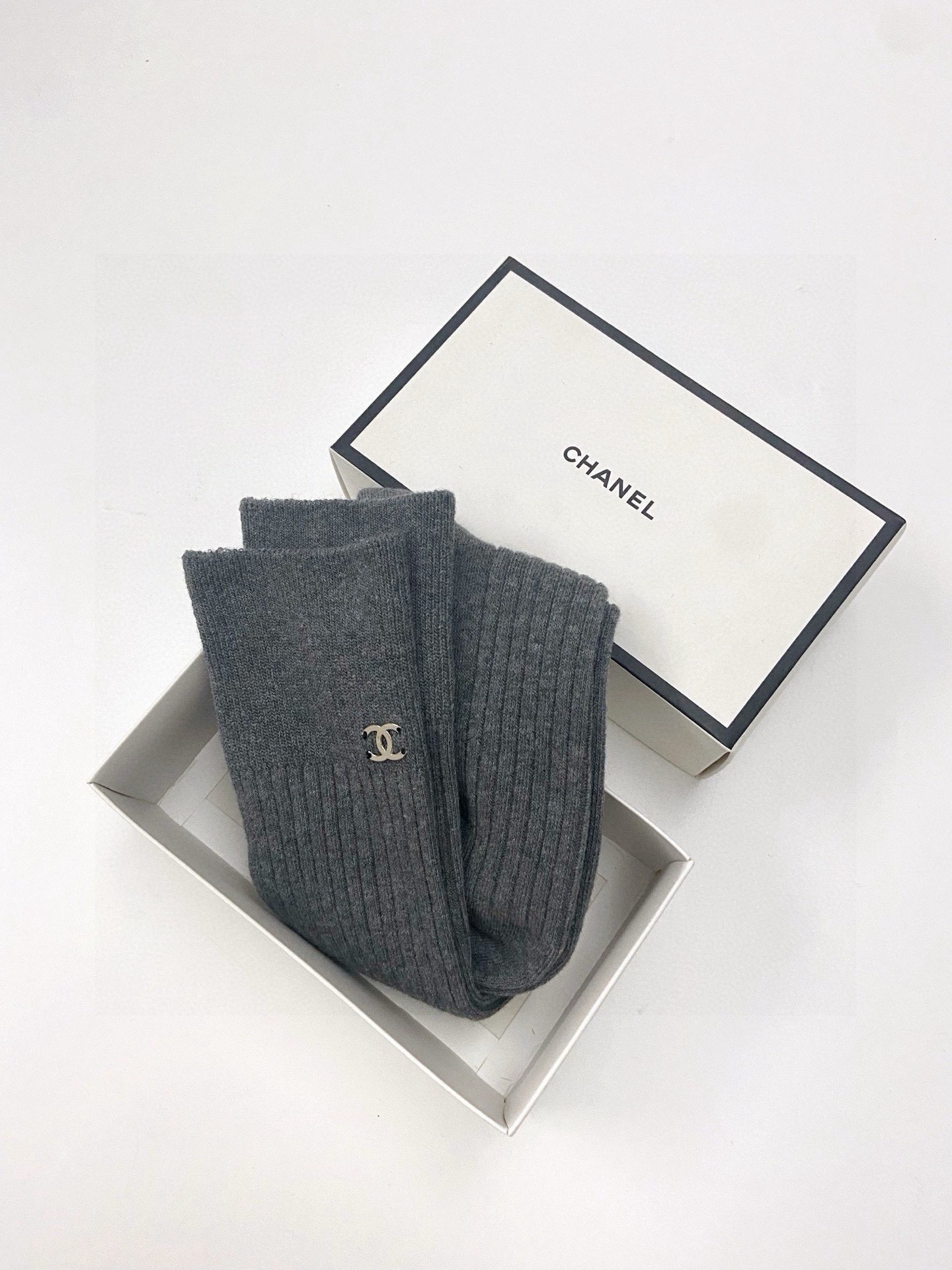 配包装🌟【一盒一双】🌟Chanel 香奈儿 经典字母logo纯棉长筒袜 小腿袜🌟重工装饰个性时尚🌟ins