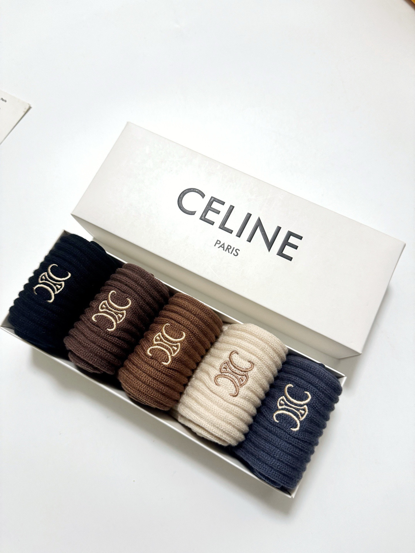 配包装🌟【一盒5 双】 🌟Celine 赛琳 经典刺绣字母logo 羊绒混纺中筒袜 ，软糯亲肤，ins超