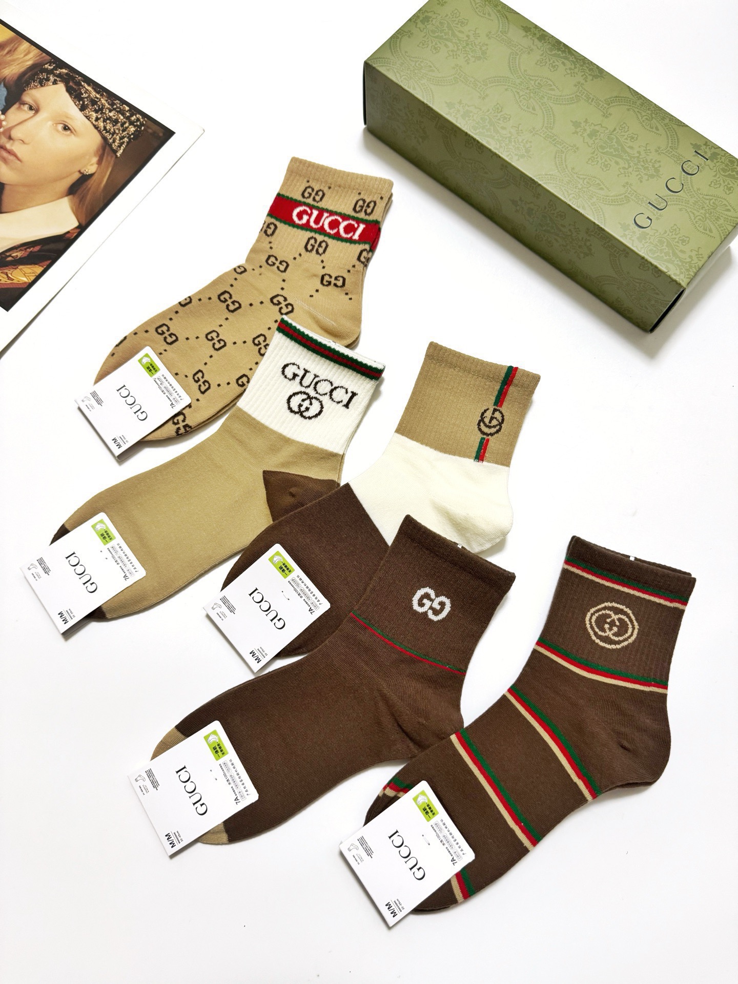 配包装🌟【一盒5双】 🌟Gucci 古琦 经典字母logo 纯棉中筒袜 ，ins超火爆短袜，纯棉面料，潮