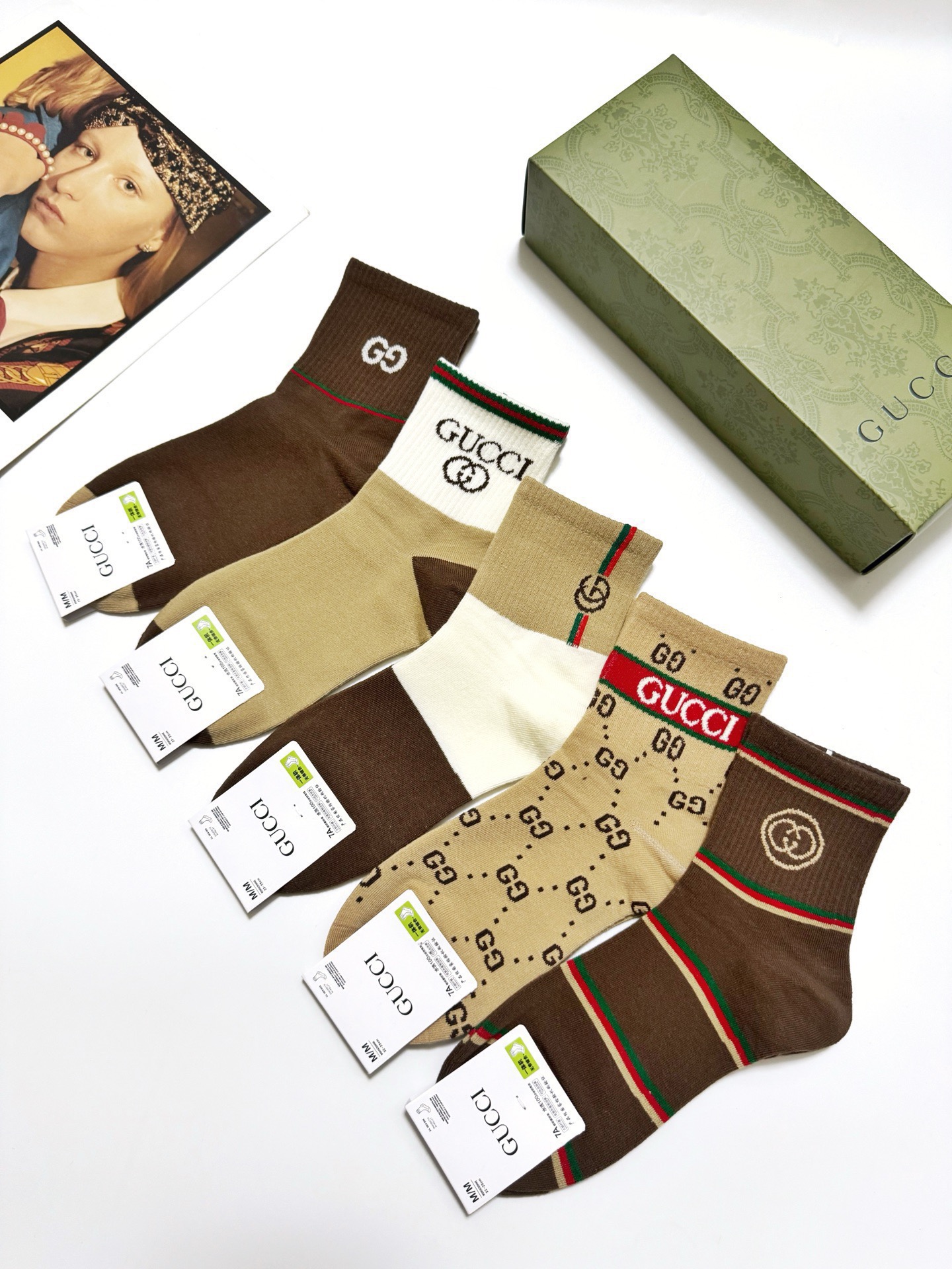 配包装🌟【一盒5双】 🌟Gucci 古琦 经典字母logo 纯棉中筒袜 ，ins超火爆短袜，纯棉面料，潮