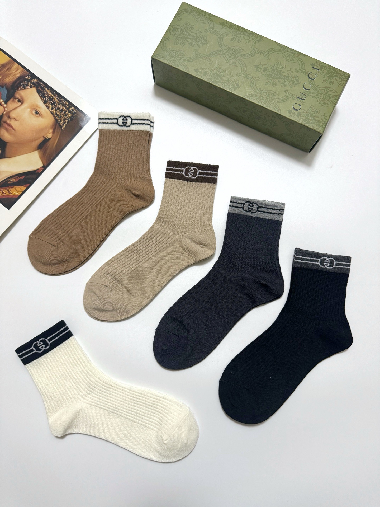 配包装🌟【一盒5 双】 🌟Gucci 古琦 经典字母logo 纯棉短筒袜 ，ins超火爆短袜，纯棉面料，