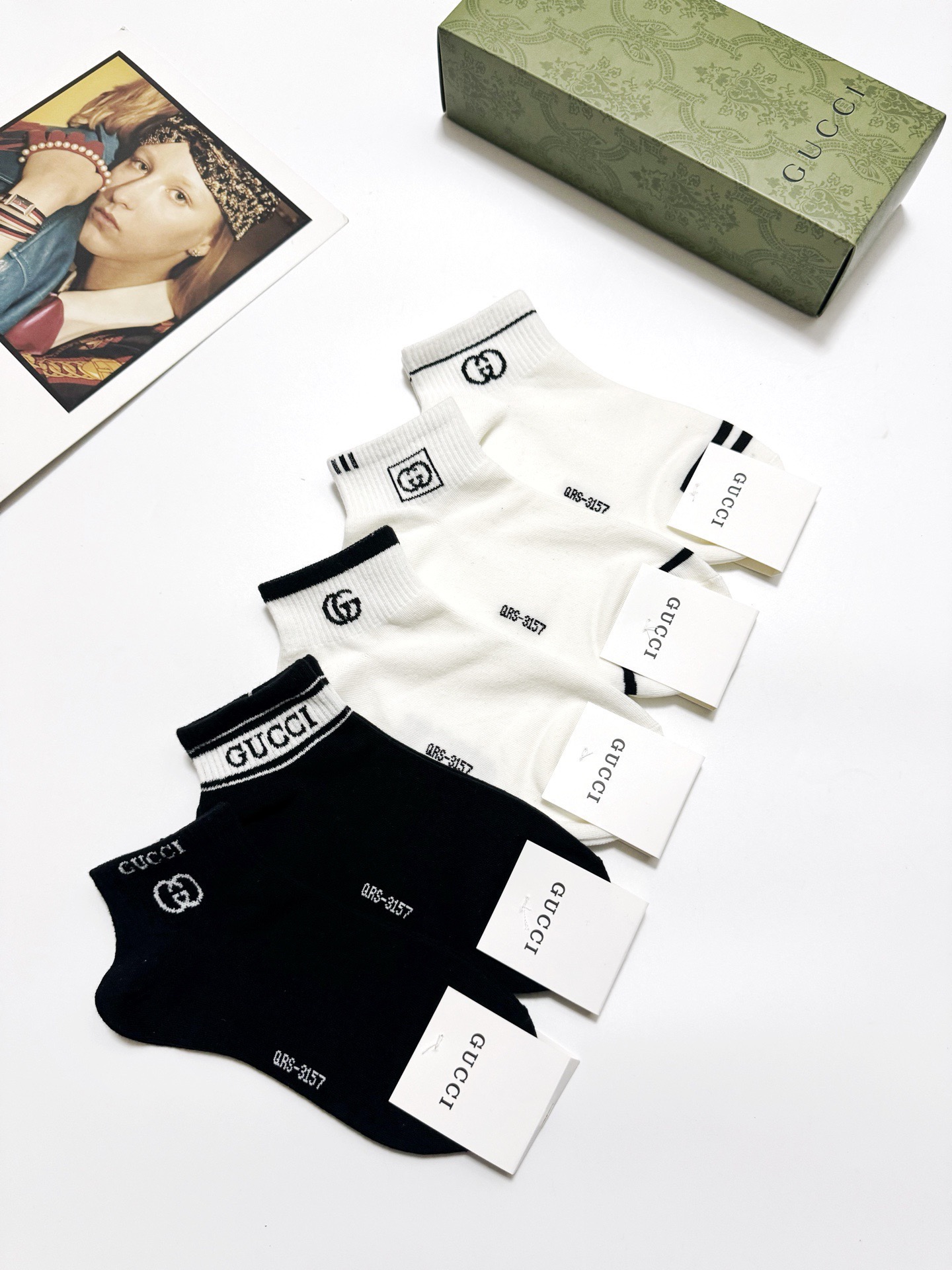 配包装🌟【一盒5 双】 🌟Gucci 古琦 经典字母logo 双G 短袜 ，ins超火爆短袜，纯棉面料，