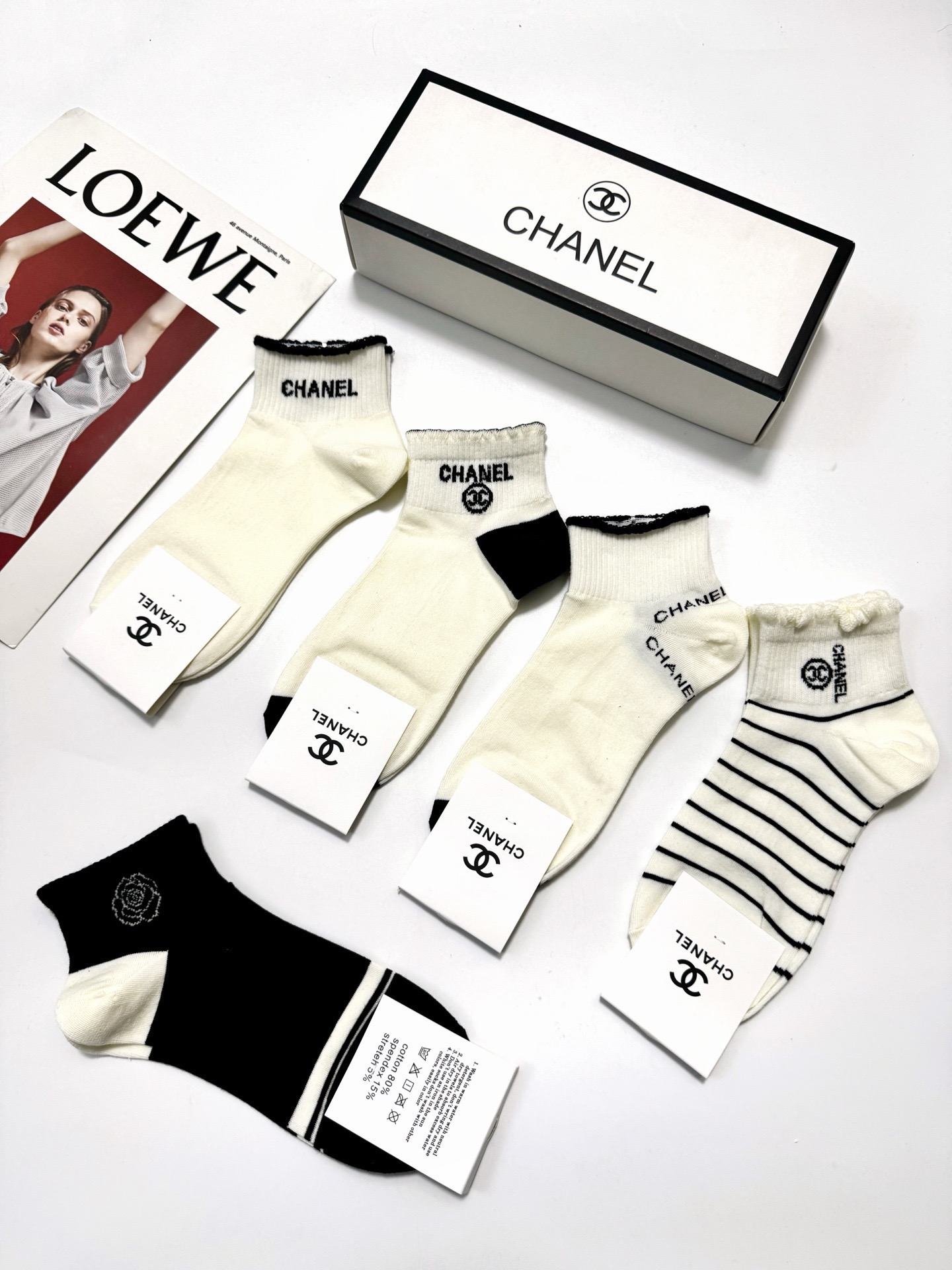 配包装🌟【一盒5 双】 🌟Chanel 香奈儿 经典字母logo 双C短袜 ，ins超火爆短袜，纯棉面料