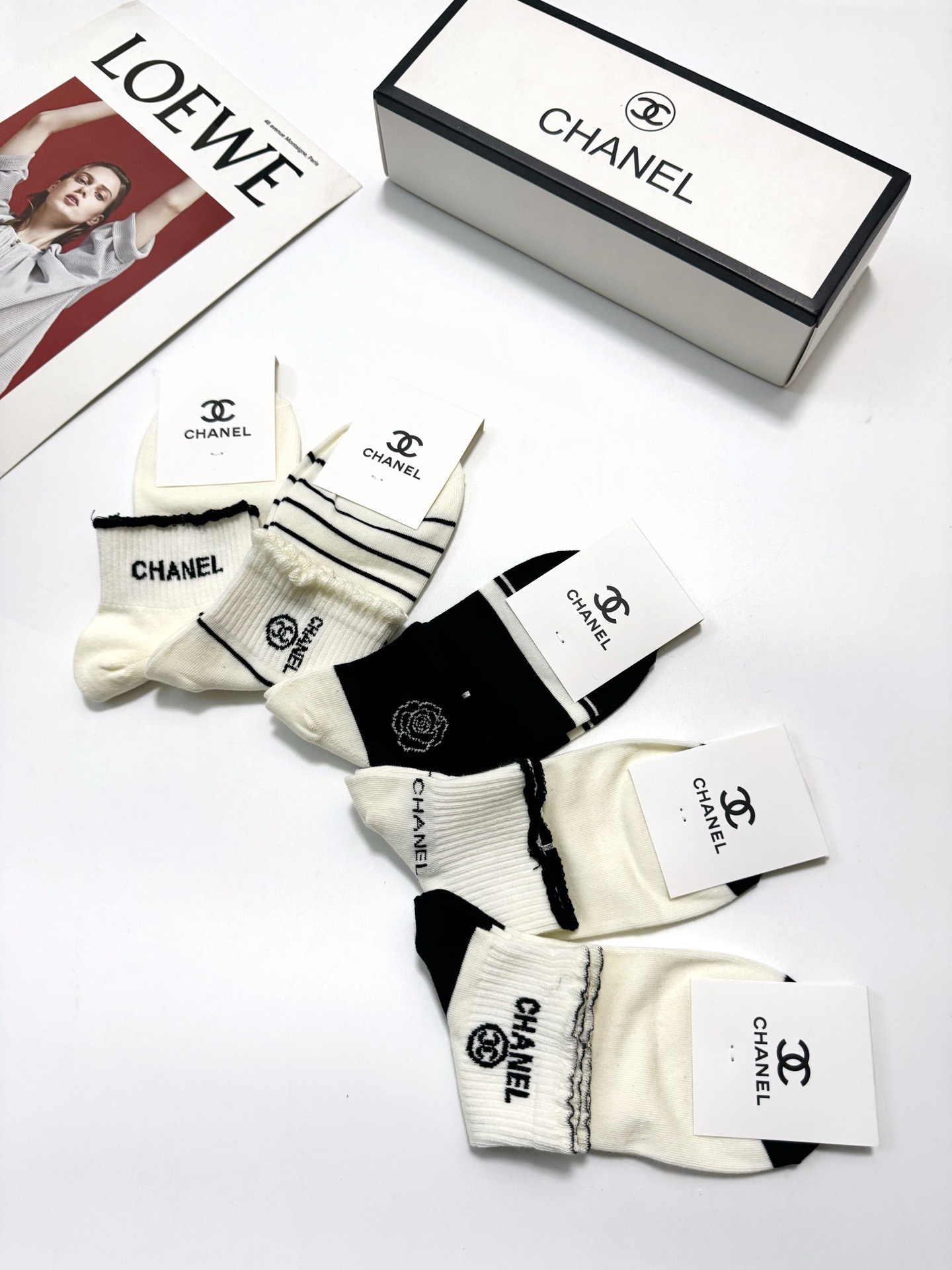 配包装🌟【一盒5 双】 🌟Chanel 香奈儿 经典字母logo 双C短袜 ，ins超火爆短袜，纯棉面料