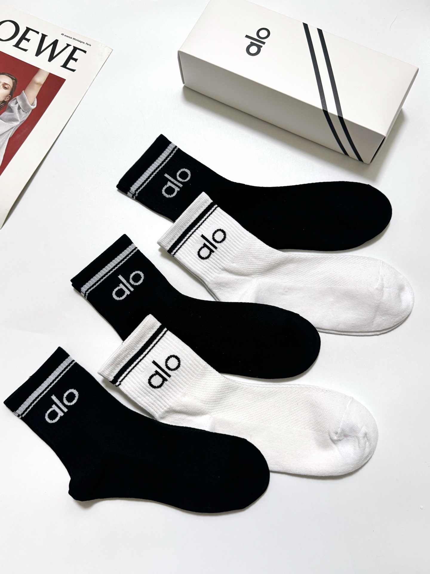 配包装🌟【一盒5双】 🌟 alo 经典字母logo 纯棉中筒袜 ，ins超火爆小腿短袜，纯棉面料，潮人必