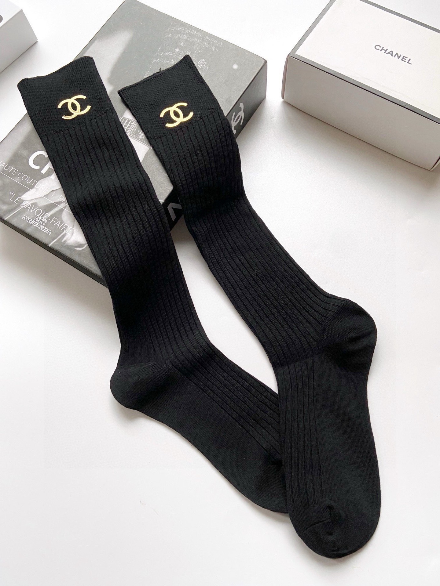 配包装🌟【一盒一双】🌟Chanel 香奈儿 经典双C字母logo纯棉长筒袜 小腿袜🌟ins爆款！专柜在售