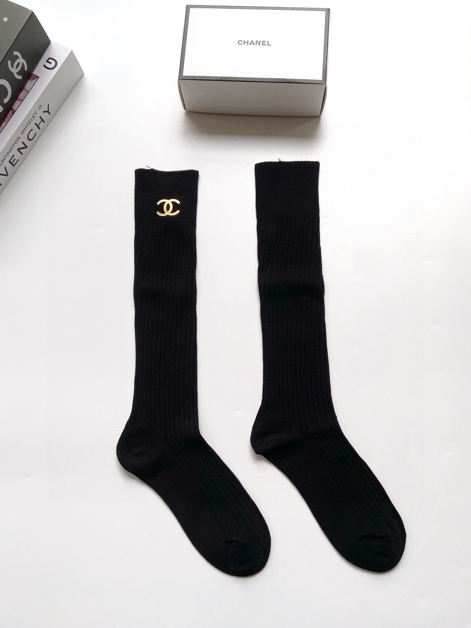 配包装🌟【一盒一双】🌟Chanel 香奈儿 经典双C字母logo纯棉长筒袜 小腿袜🌟ins爆款！专柜在售