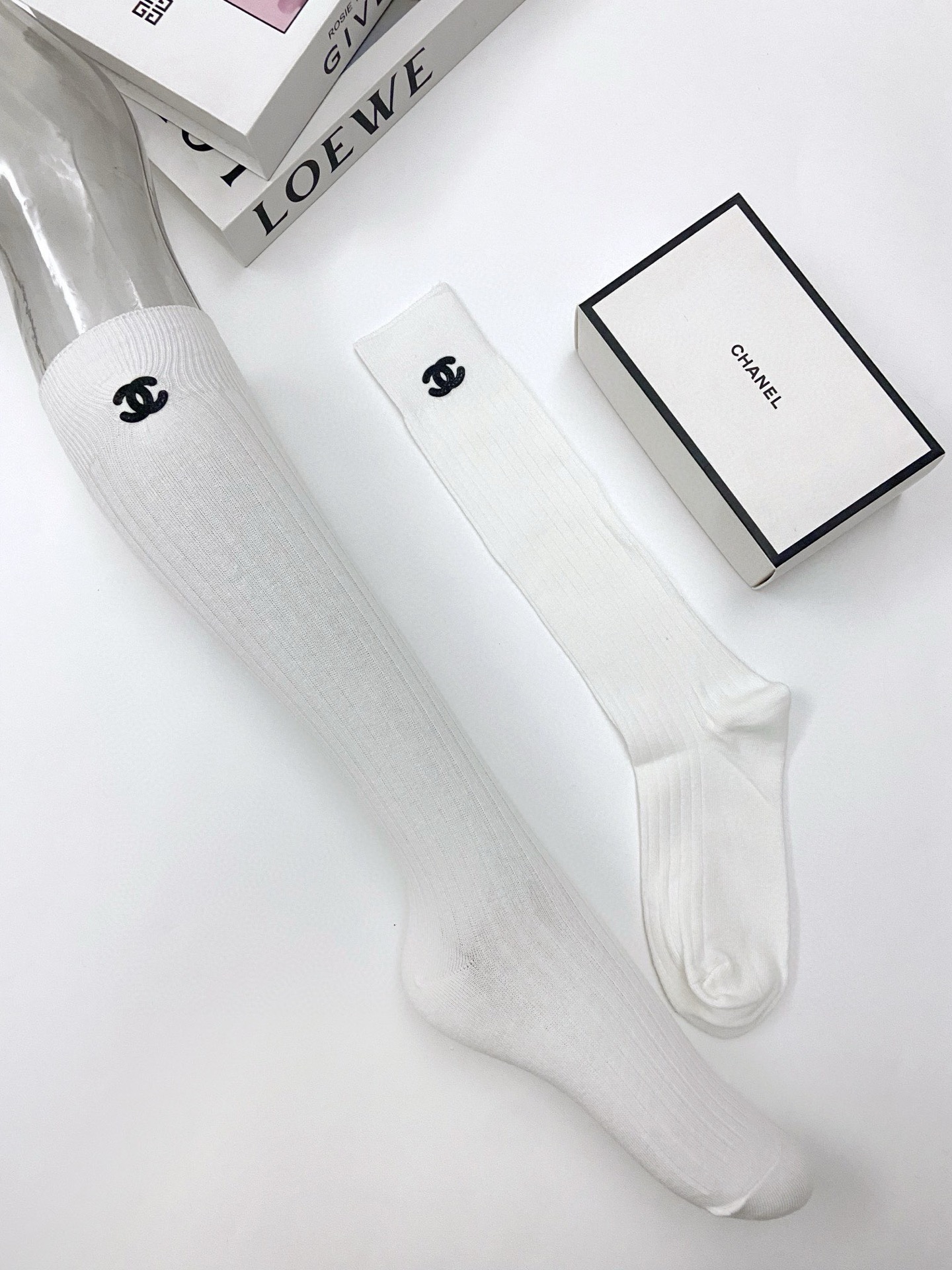 配包装🌟【一盒一双】🌟Chanel 香奈儿 经典双C 字母logo 纯棉长筒袜 小腿袜 🌟ins爆款！专