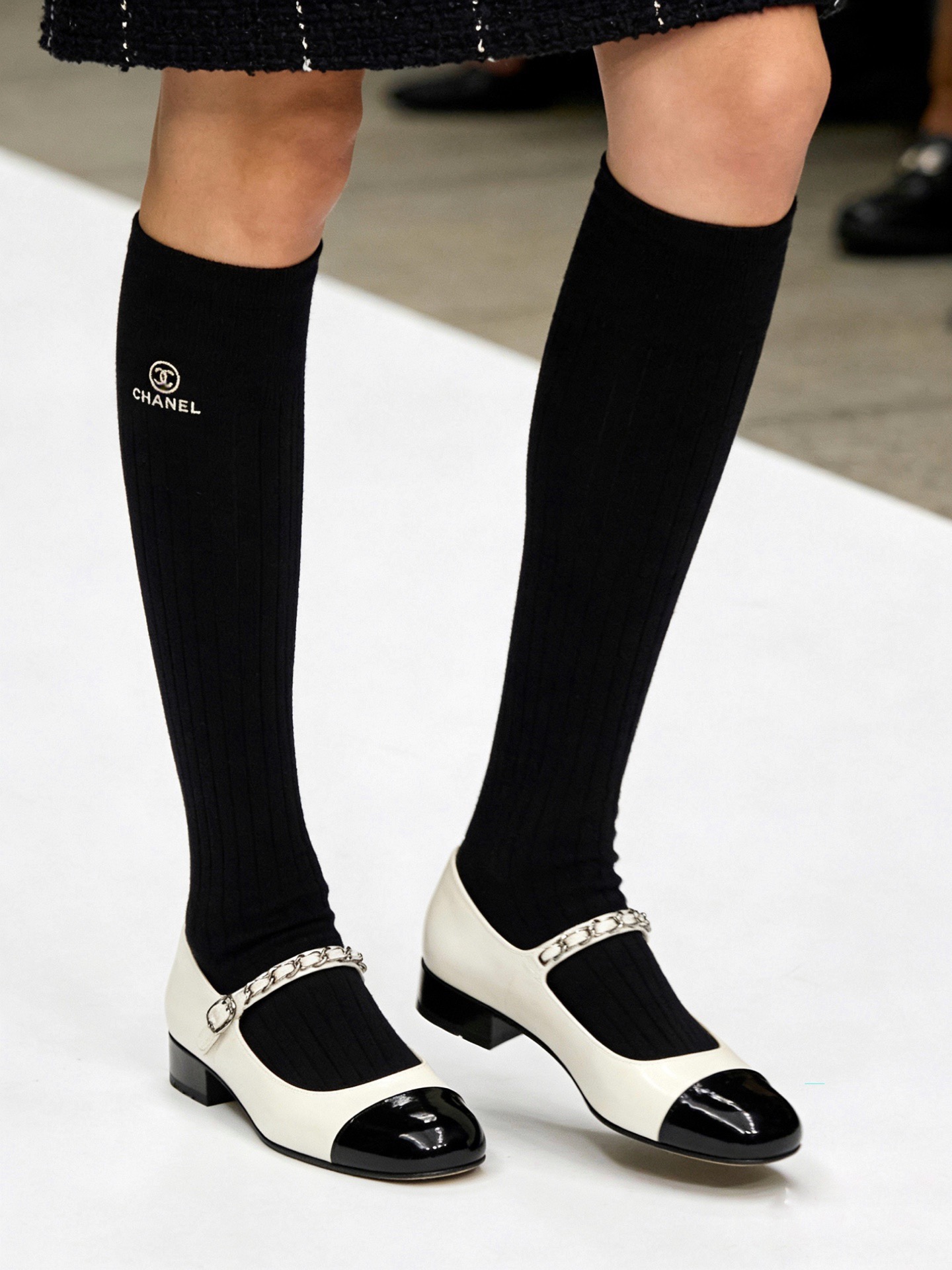 配包装🌟【一盒一双】🌟Chanel 香奈儿 经典字母logo纯棉长筒袜 小腿袜🌟重工装饰个性时尚🌟ins