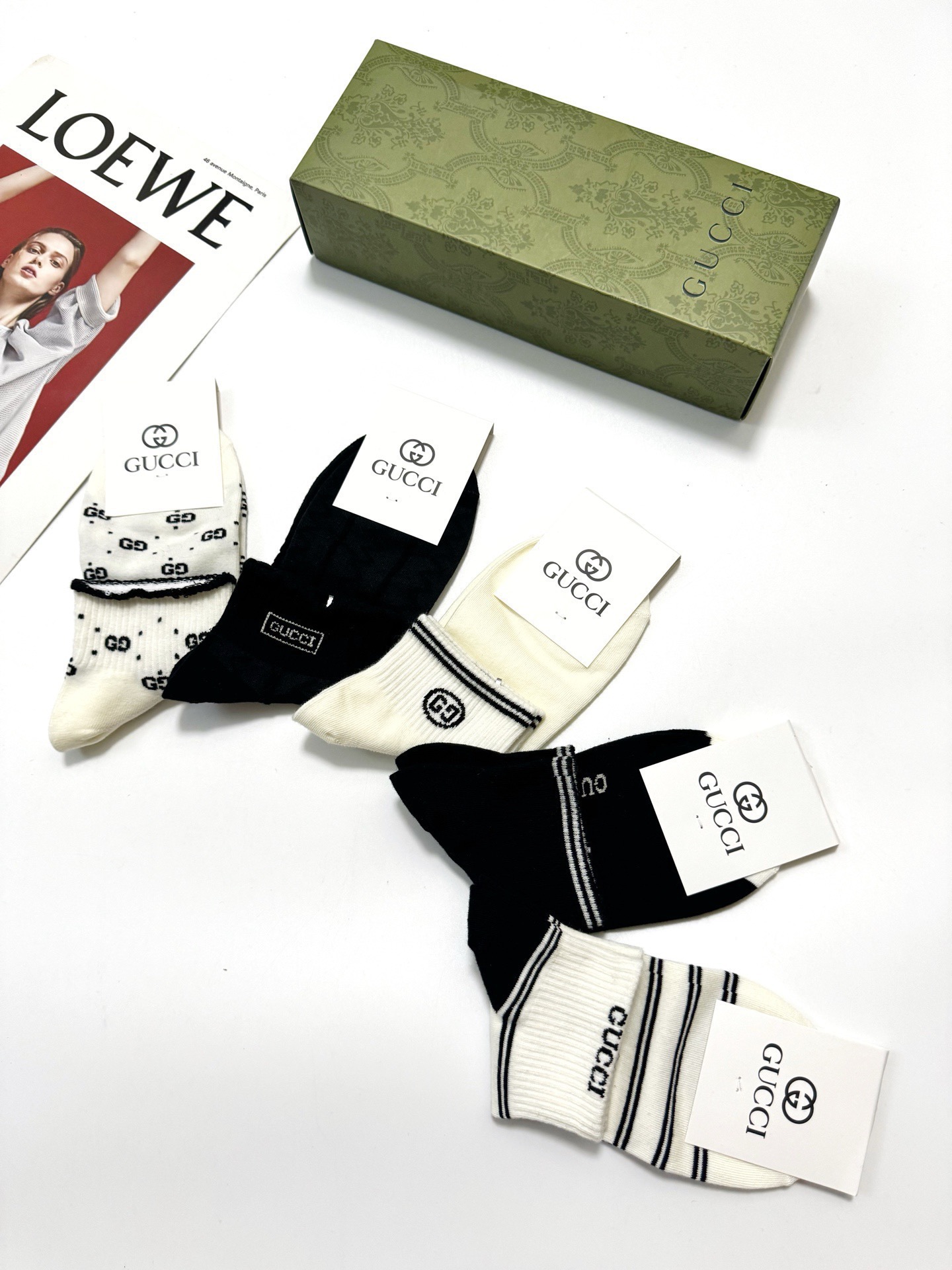 配包装🌟【一盒5 双】 🌟Gucci 古奇 经典字母logo纯棉短袜 男女同款，ins超火爆红人同款，精