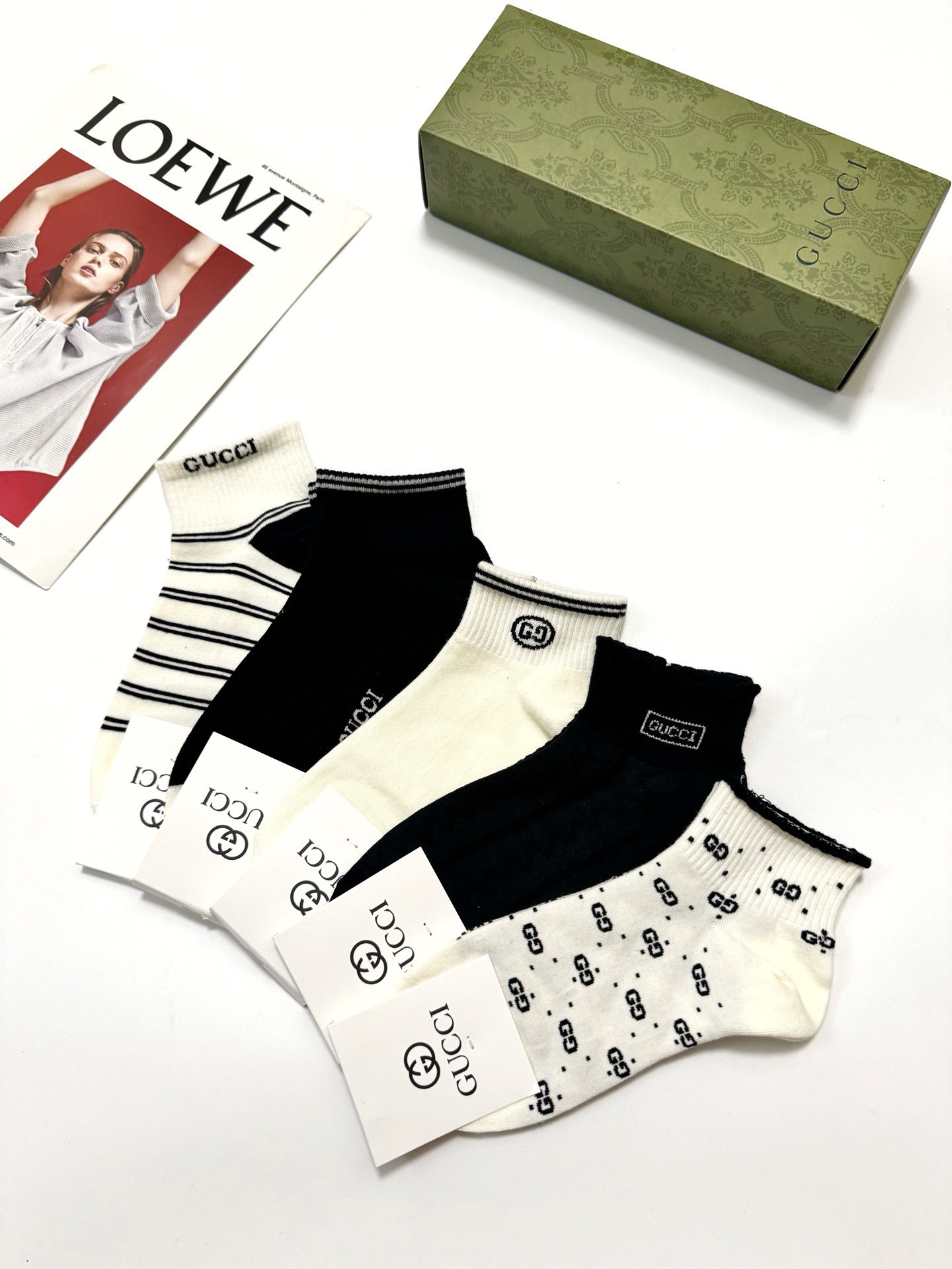配包装🌟【一盒5 双】 🌟Gucci 古奇 经典字母logo纯棉短袜 男女同款，ins超火爆红人同款，精