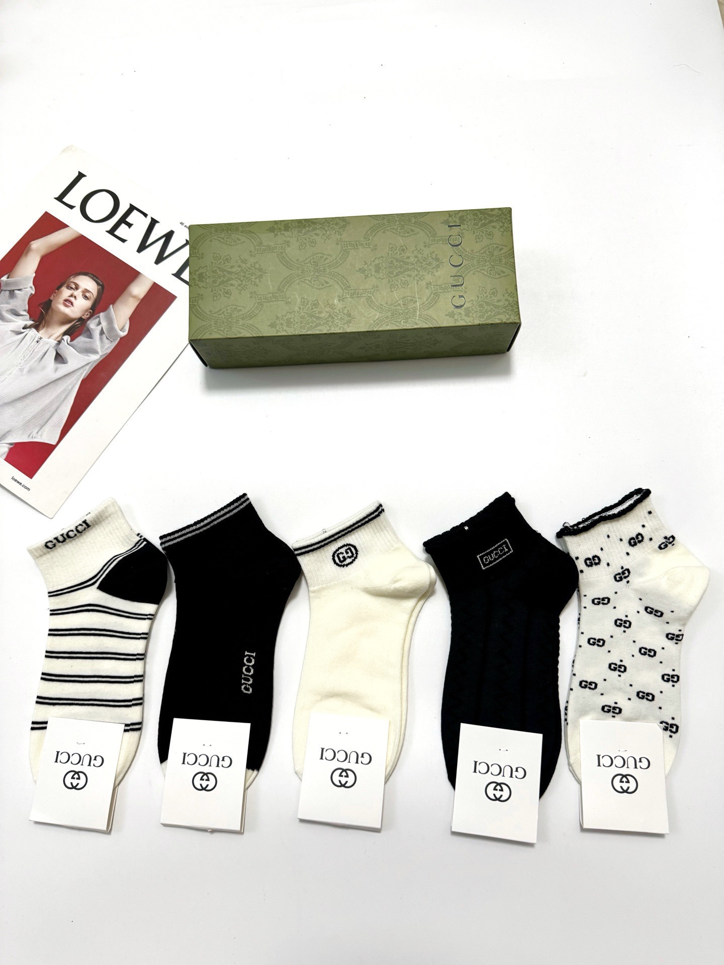 配包装🌟【一盒5 双】 🌟Gucci 古奇 经典字母logo纯棉短袜 男女同款，ins超火爆红人同款，精