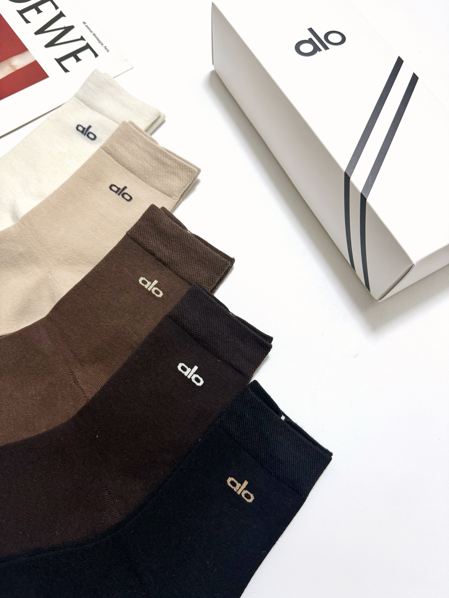 配包装🌟【一盒5 双】 🌟alo 经典字母logo纯棉短袜 男女同款，ins超火爆红人同款，精美 面料，