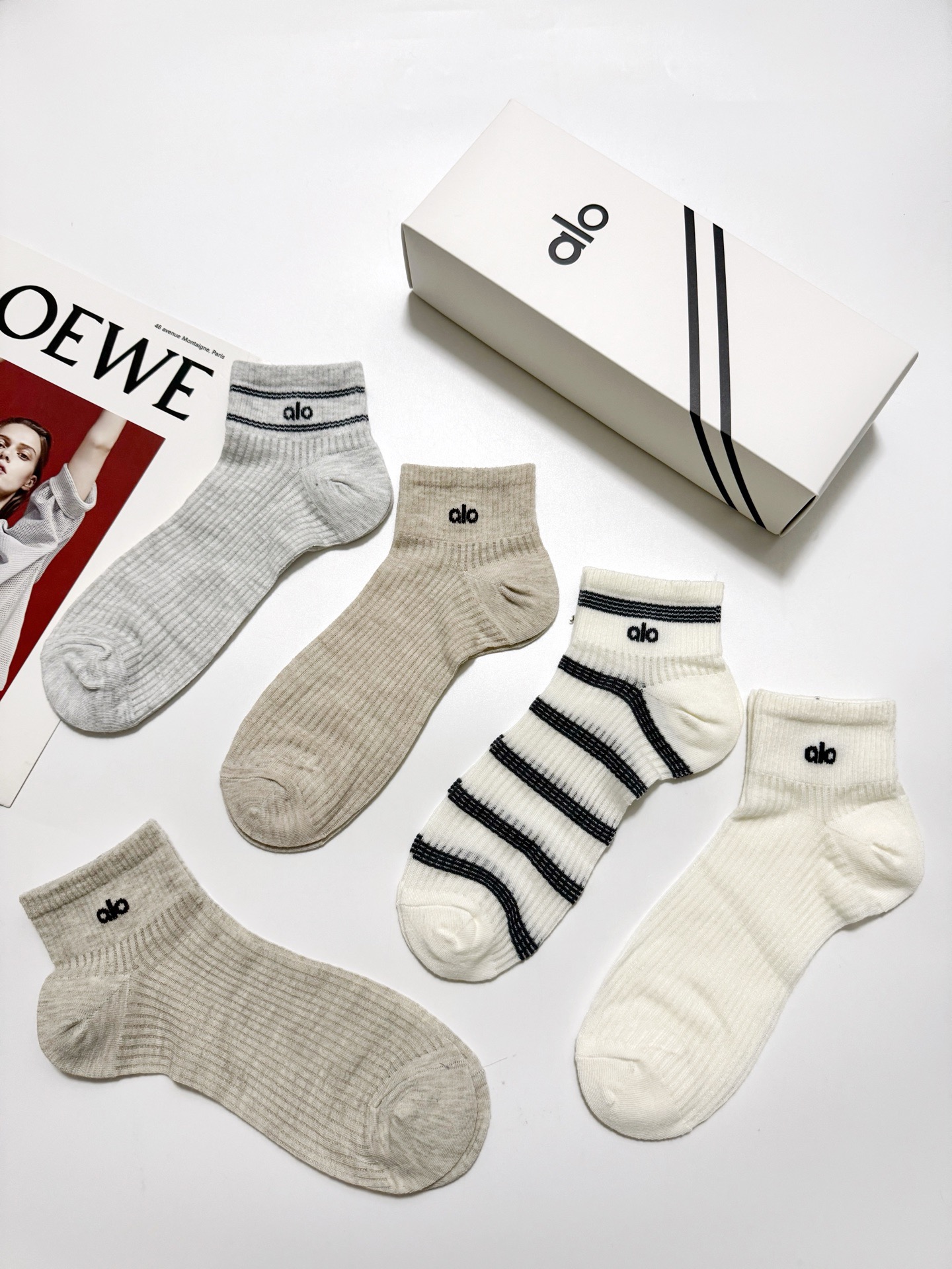 配包装🌟【一盒5 双】 🌟alo 经典字母logo纯棉短袜 男女同款，ins超火爆红人同款，精美 面料，