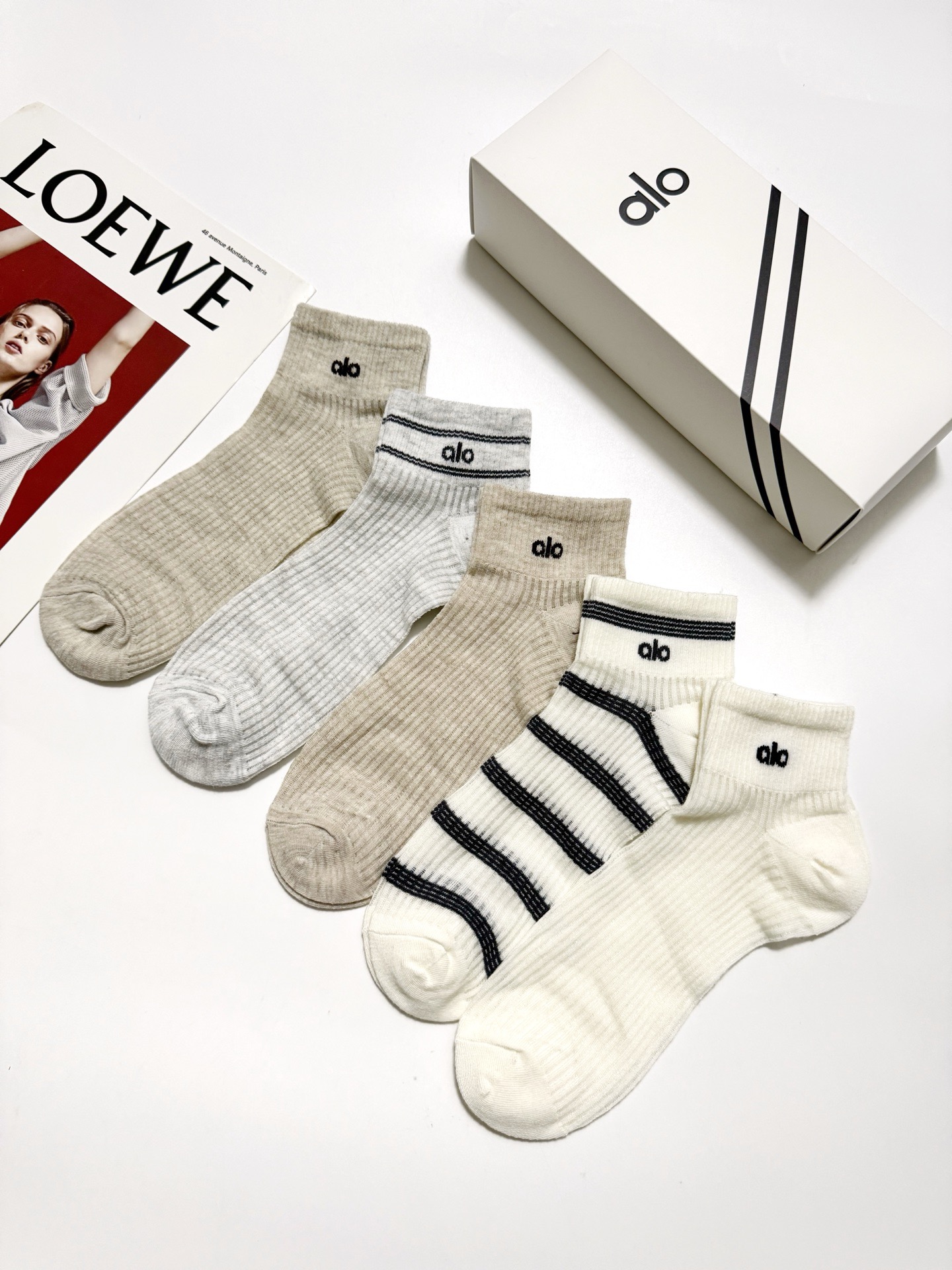 配包装🌟【一盒5 双】 🌟alo 经典字母logo纯棉短袜 男女同款，ins超火爆红人同款，精美 面料，