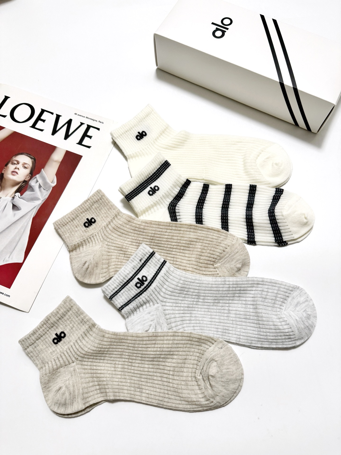 配包装🌟【一盒5 双】 🌟alo 经典字母logo纯棉短袜 男女同款，ins超火爆红人同款，精美 面料，