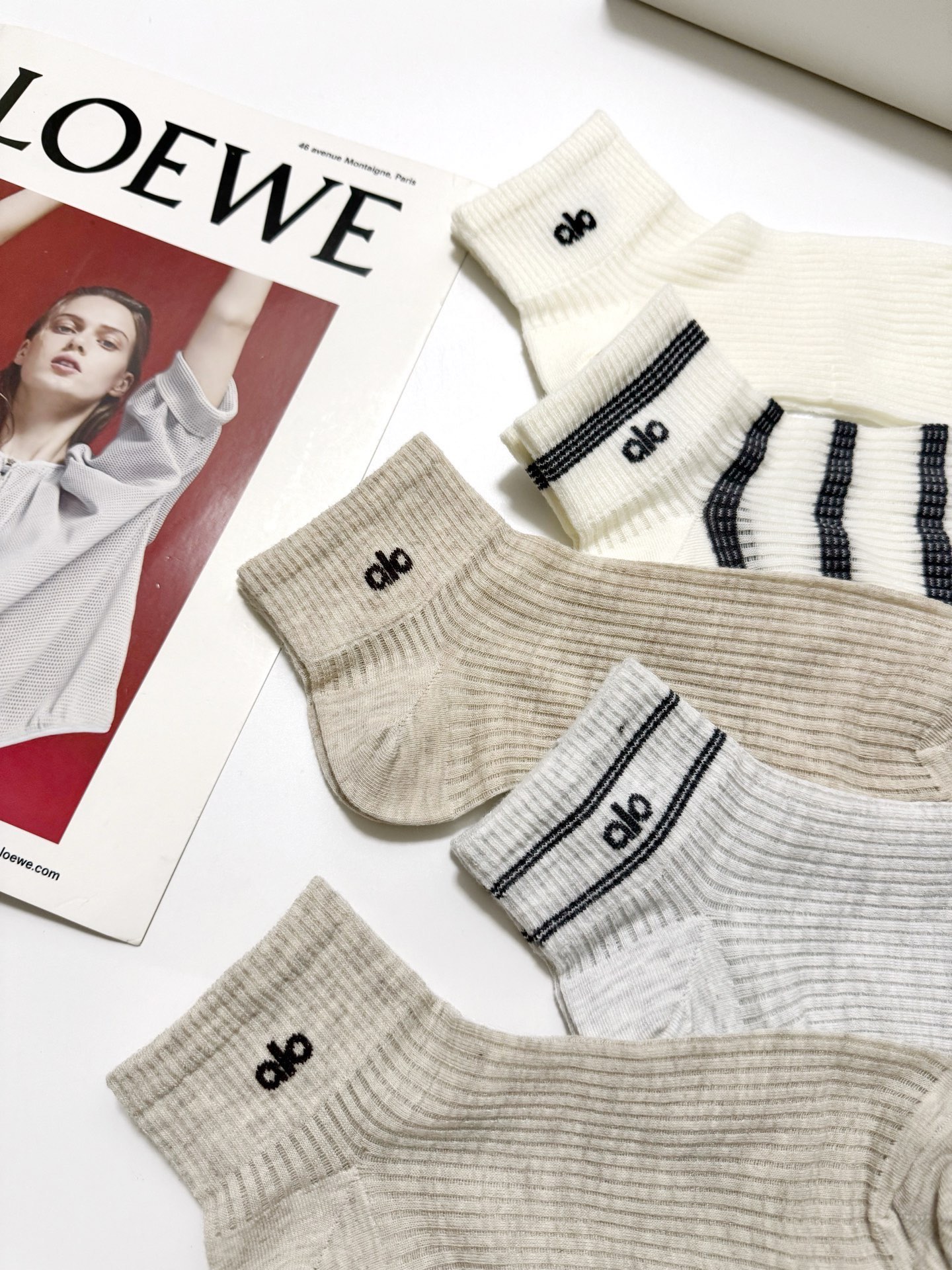 配包装🌟【一盒5 双】 🌟alo 经典字母logo纯棉短袜 男女同款，ins超火爆红人同款，精美 面料，