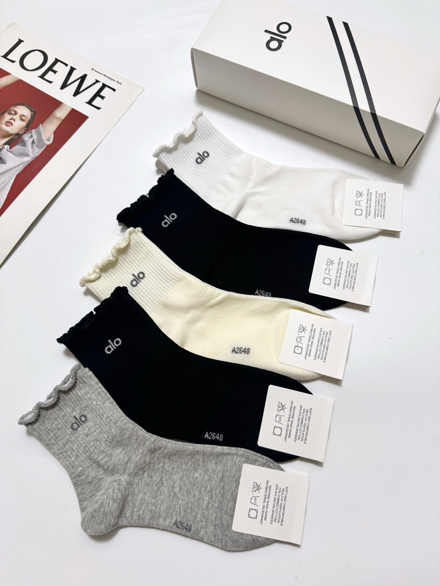 配包装🌟【一盒5 双】 🌟alo 经典字母logo纯棉短袜 中筒袜 ， 男女同款，ins超火爆红人同款，