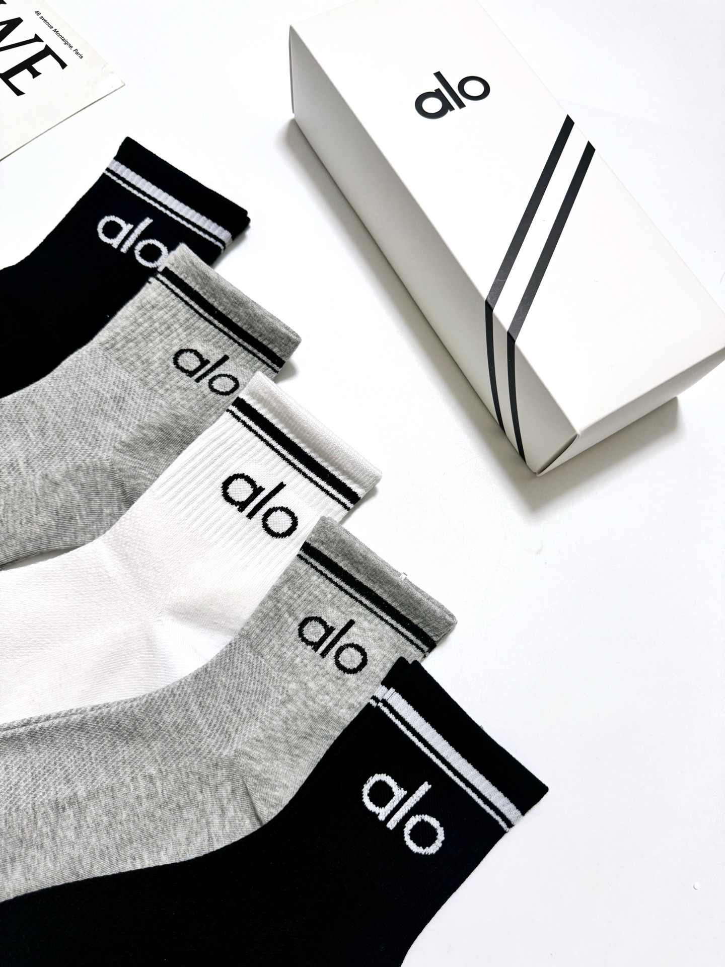 配包装🌟【一盒5 双】 🌟alo 经典字母logo纯棉短袜 中筒袜 ， 男女同款，ins超火爆红人同款，