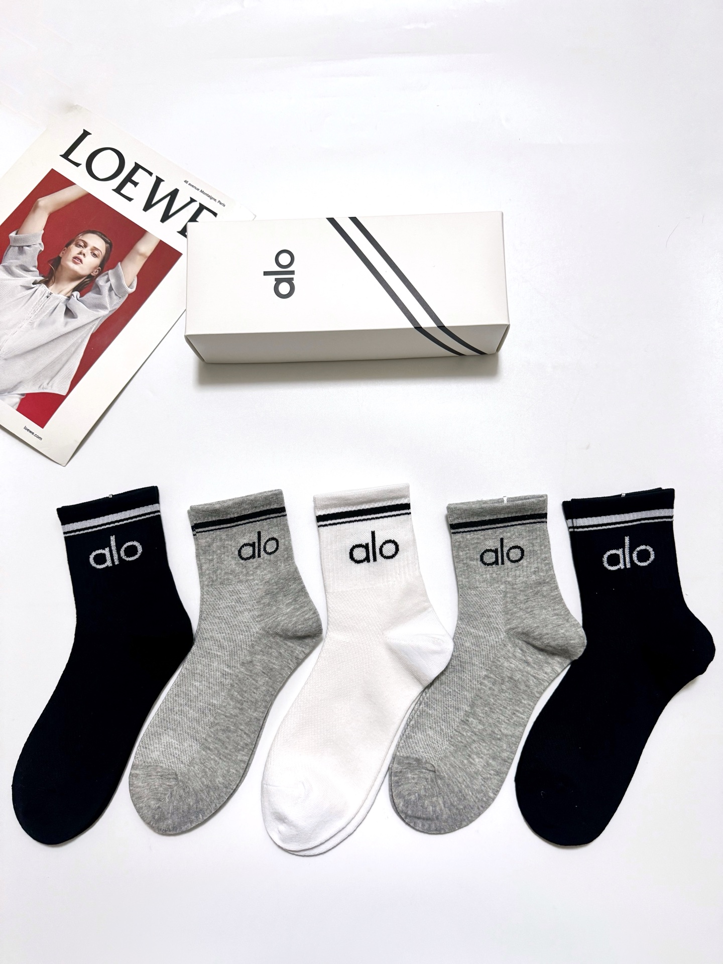 配包装🌟【一盒5 双】 🌟alo 经典字母logo纯棉短袜 中筒袜 ， 男女同款，ins超火爆红人同款，