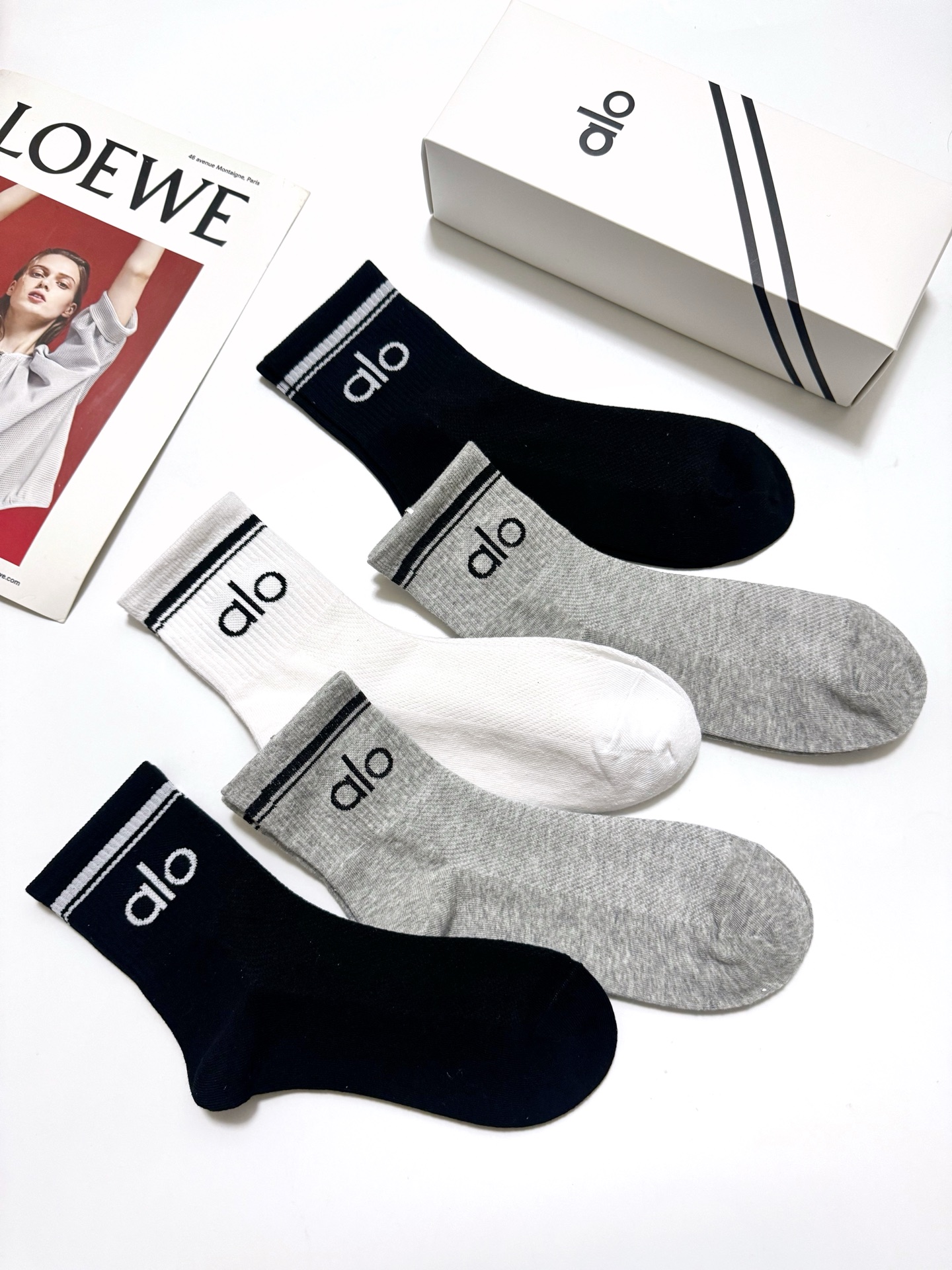 配包装🌟【一盒5 双】 🌟alo 经典字母logo纯棉短袜 中筒袜 ， 男女同款，ins超火爆红人同款，