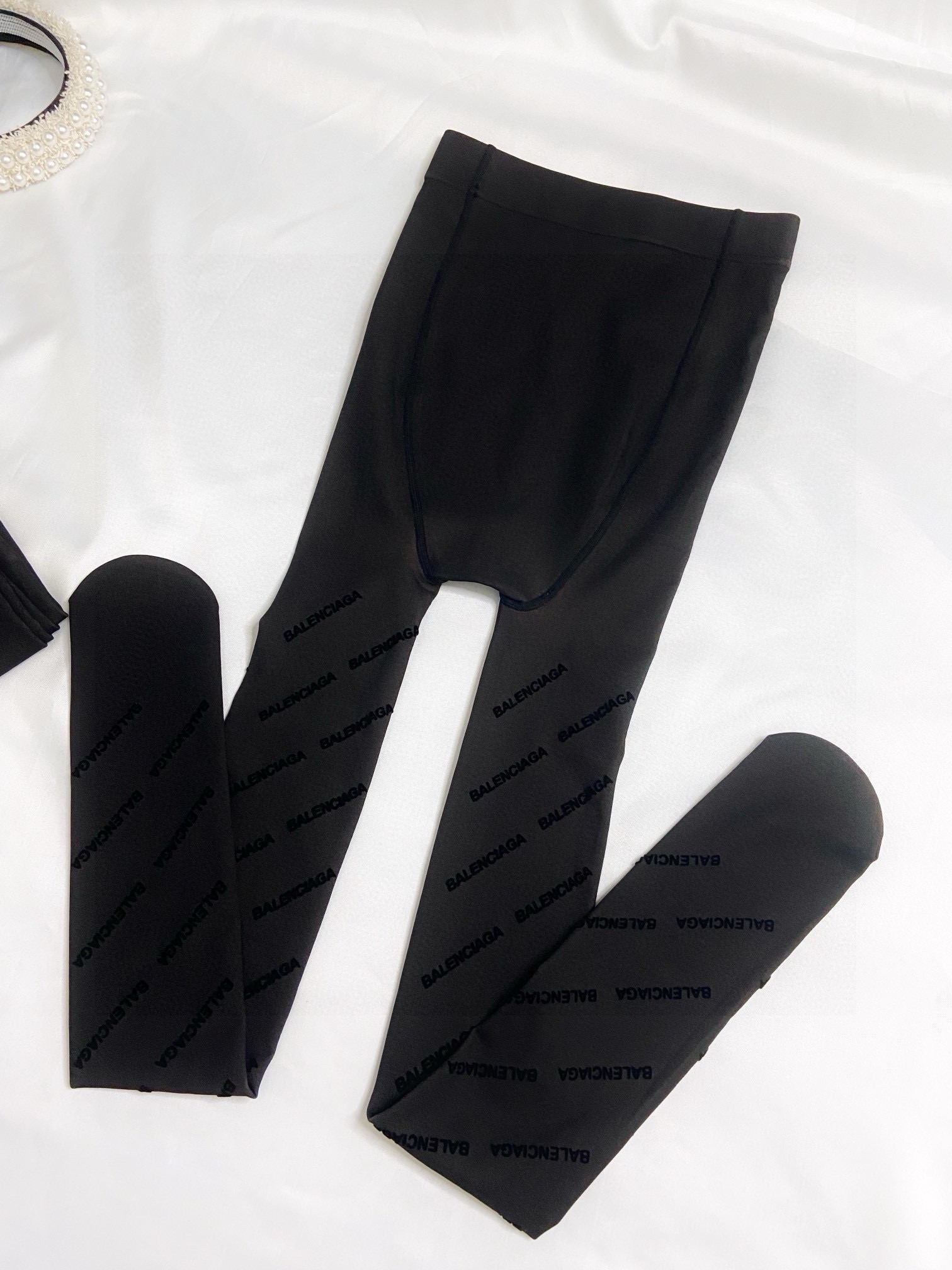 配包装🌟【一盒一双】🌟Balenciaga 巴黎世家 ins爆款，秋冬加厚字母植绒丝袜 连裤袜🌟对版高货
