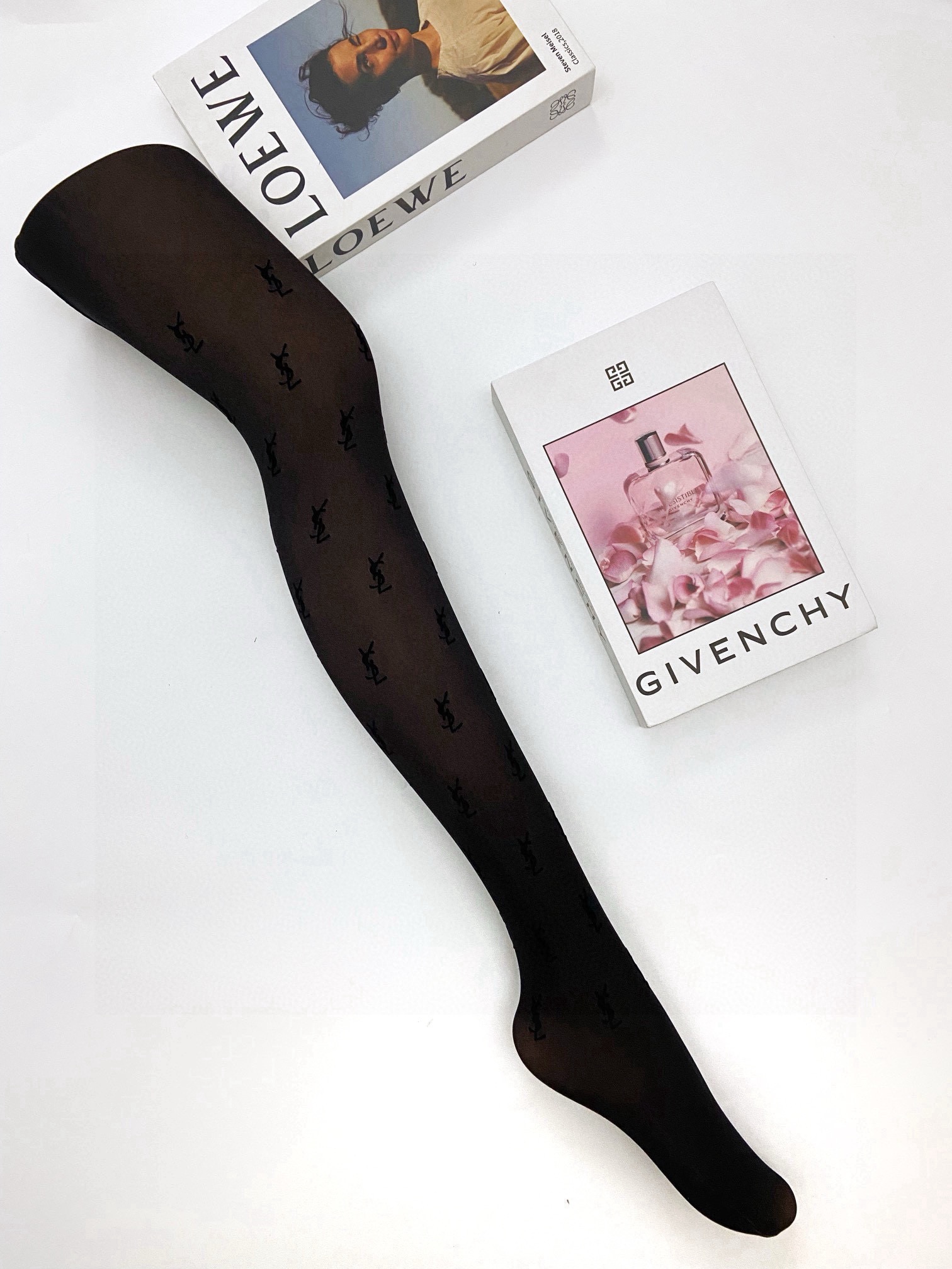 【加厚款】 配包装🌟【一盒一双】🌟YSL 圣罗兰 ins爆款，秋冬加厚加绒丝袜 ，水光黑丝透肤打底加绒连