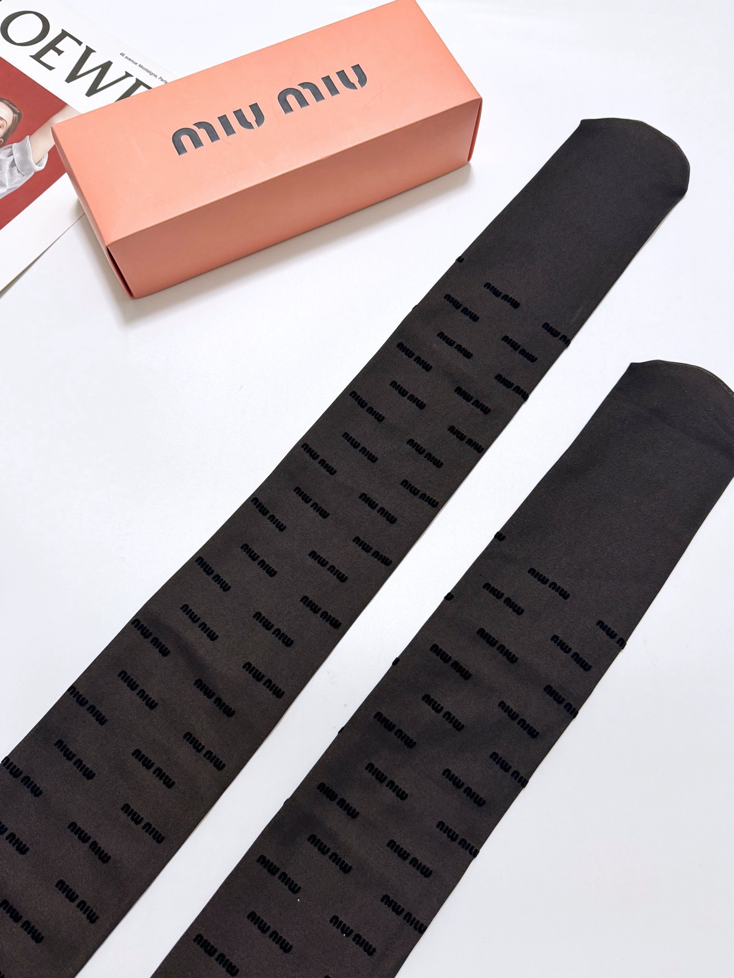 【加厚款 克重100g】 配包装🌟【一盒一双】🌟缪缪 miumiu ins爆款，秋冬加厚丝袜 ，水光黑丝