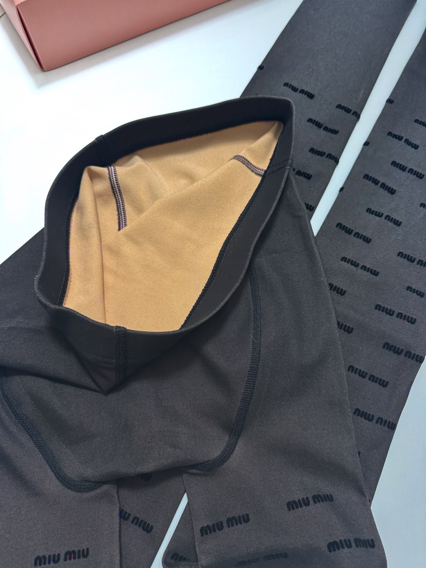 【加厚款 克重100g】 配包装🌟【一盒一双】🌟缪缪 miumiu ins爆款，秋冬加厚丝袜 ，水光黑丝