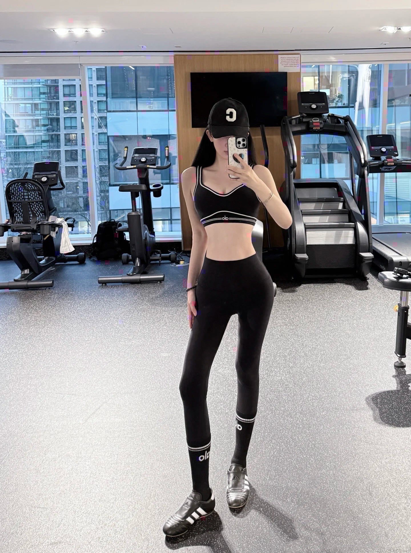 配包装🌟【一盒3双】 🌟 alo 经典字母logo 纯棉中筒袜 ，ins超火爆小腿短袜，纯棉面料，潮人必