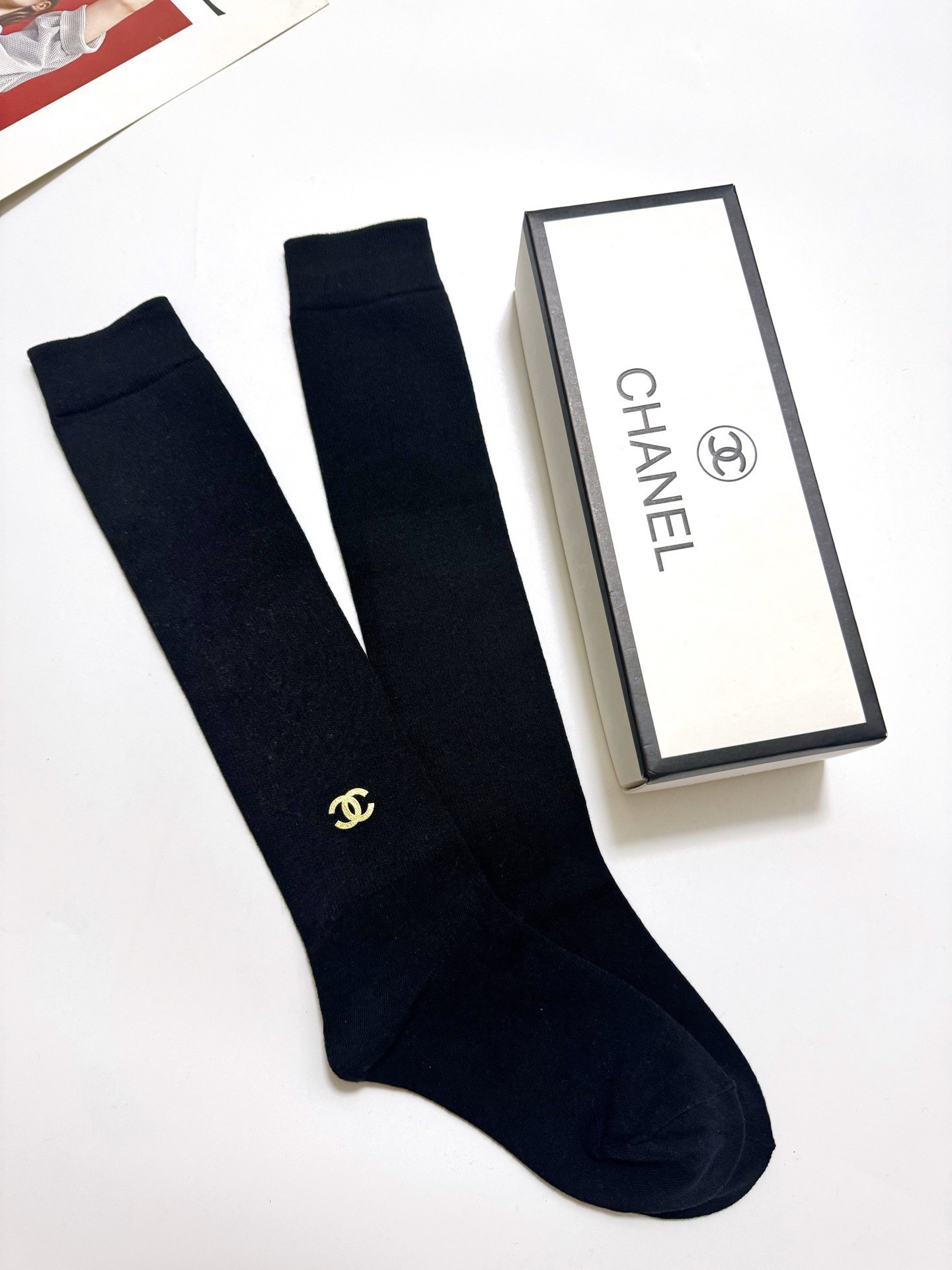 配包装🌟【一盒一双】🌟Chanel 香奈儿 经典双C字母logo纯棉长筒袜 小腿袜🌟ins爆款！专柜在售