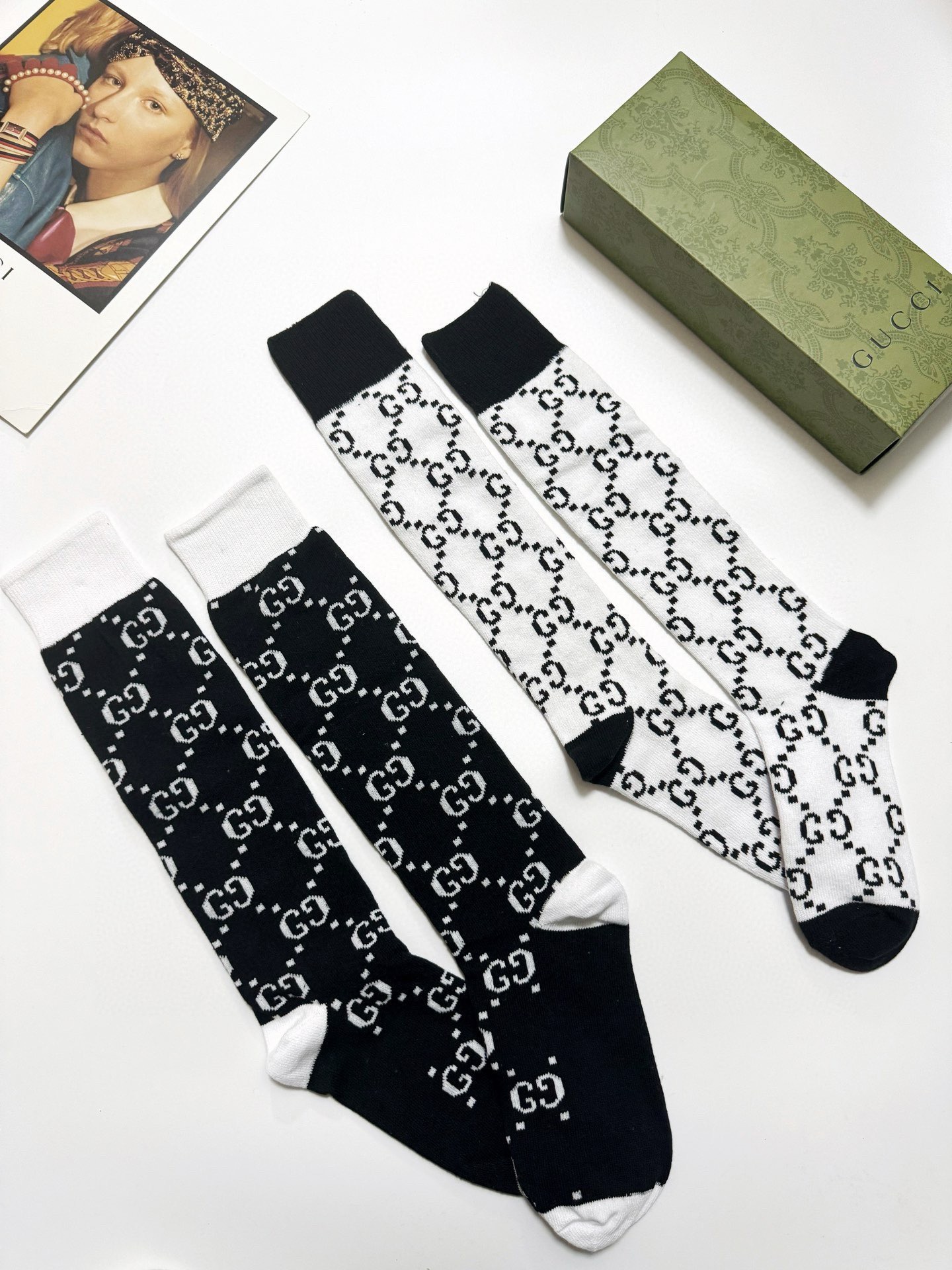 配包装🌟【一盒2 双】🌟Gucci 古奇 爆款双G字母 长筒袜 小腿袜🔥专柜同步发售ing ，巨多明星红