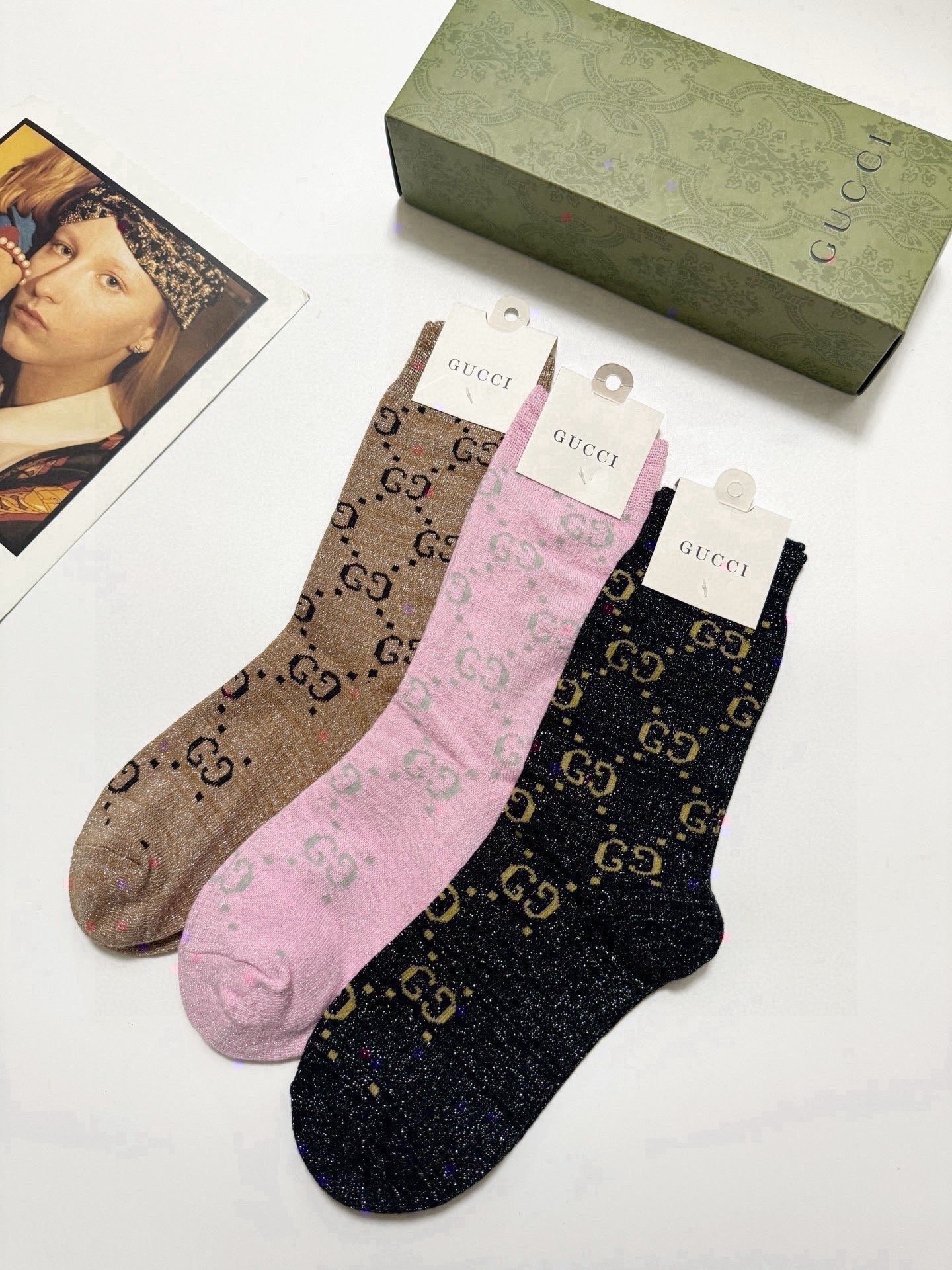 配包装🌟【一盒3双】🌟Gucci 古奇 爆款金银丝中筒袜 🔥双针 混纺金银丝材质，超完美结合，款式经典，