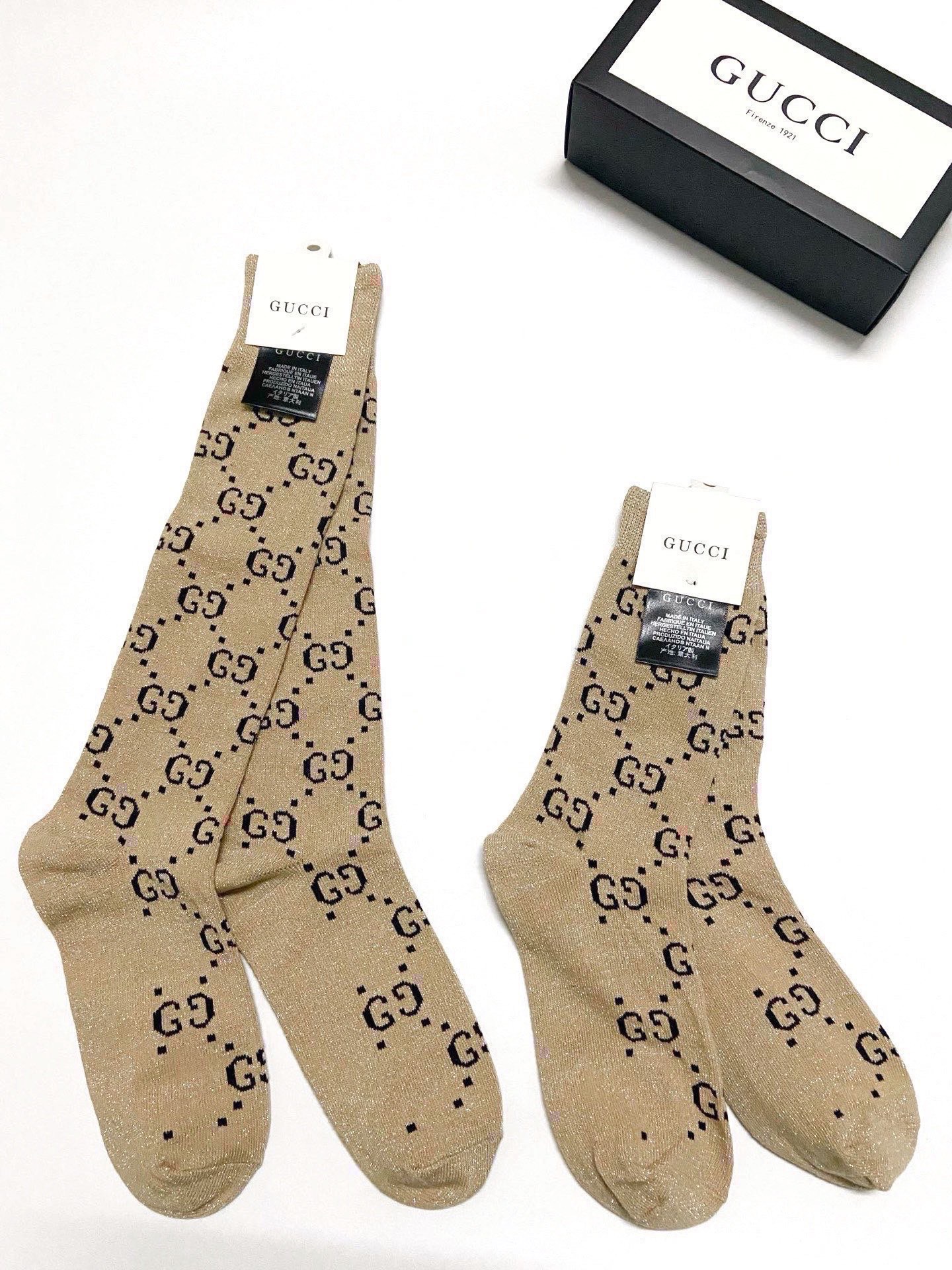 配包装🌟【一盒2 双】🌟Gucci 古奇 爆款金银丝长筒袜 中筒袜，超级火爆小腿袜🔥双针针织混纺金银丝材