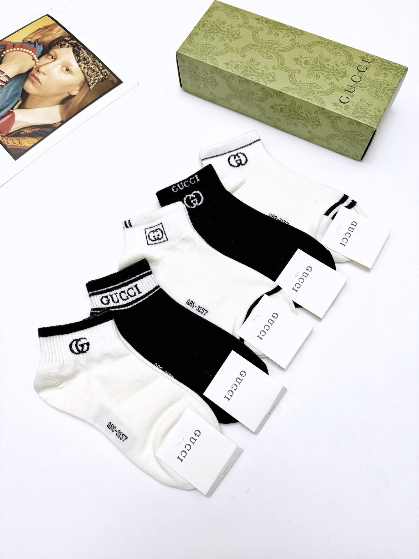 配包装🌟【一盒5 双】 🌟Gucci 古琦 经典字母logo 双G 短袜 ，ins超火爆短袜，纯棉面料，