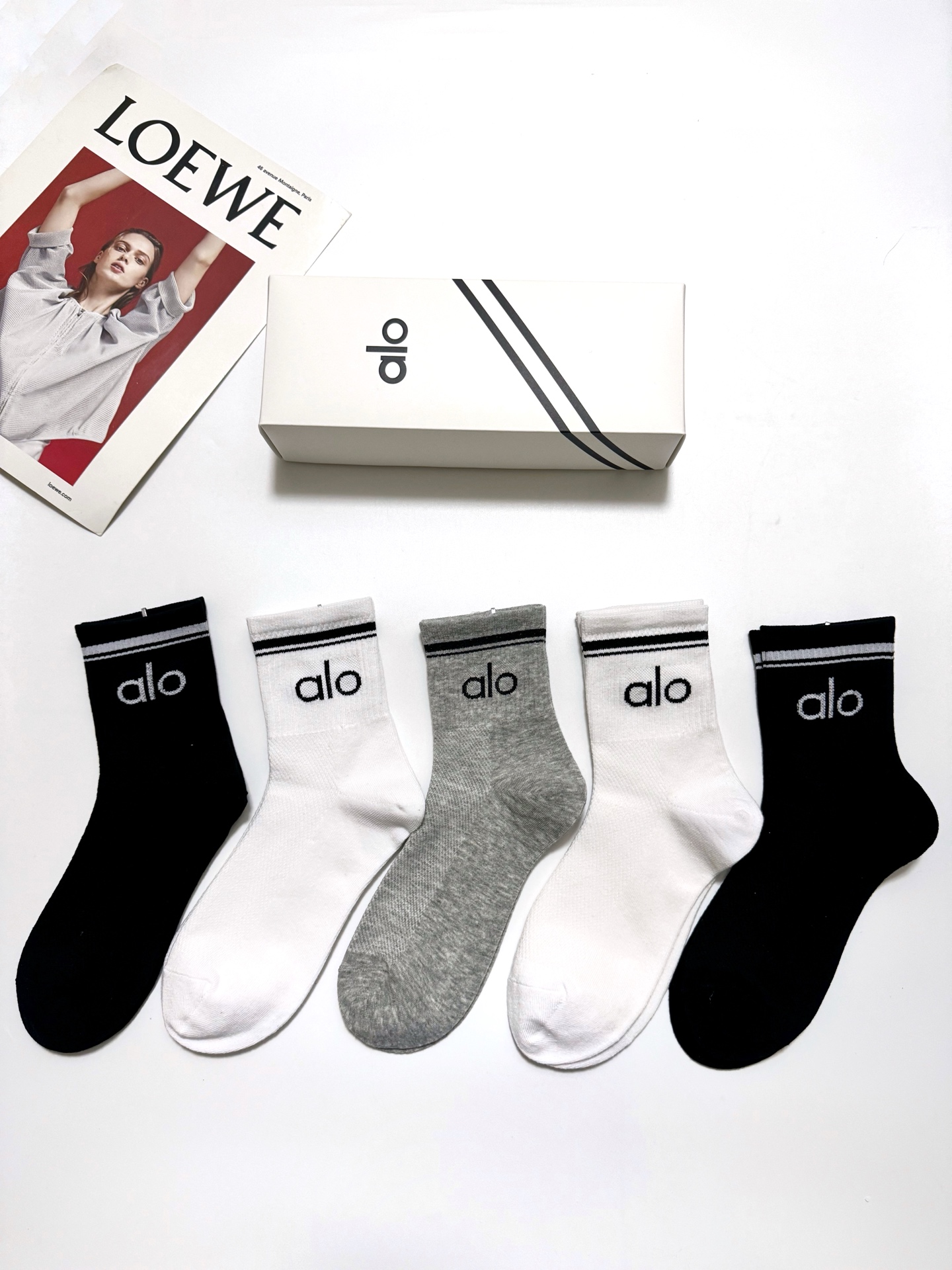 配包装🌟【一盒5 双】 🌟alo 经典字母logo纯棉短袜 中筒袜 ， 男女同款，ins超火爆红人同款，