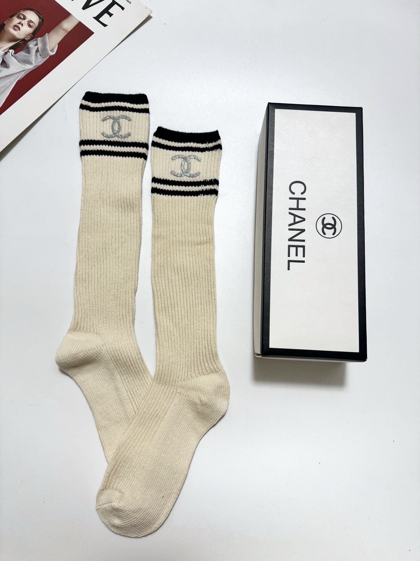 配包装🌟【一盒一双】🌟Chanel 香奈儿 经典双C字母logo纯棉长筒袜 小腿袜🌟ins爆款！专柜在售