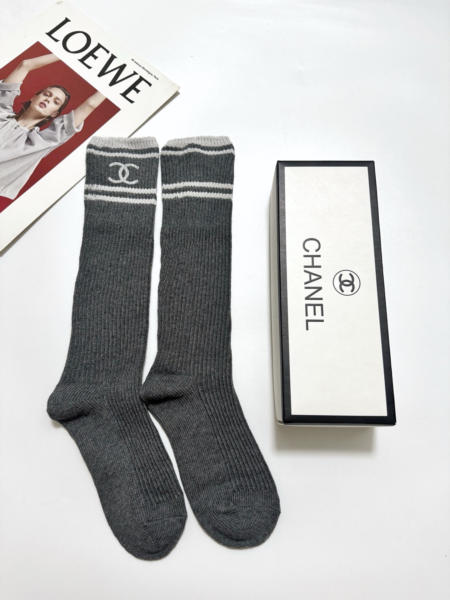 配包装🌟【一盒一双】🌟Chanel 香奈儿 经典双C字母logo纯棉长筒袜 小腿袜🌟ins爆款！专柜在售