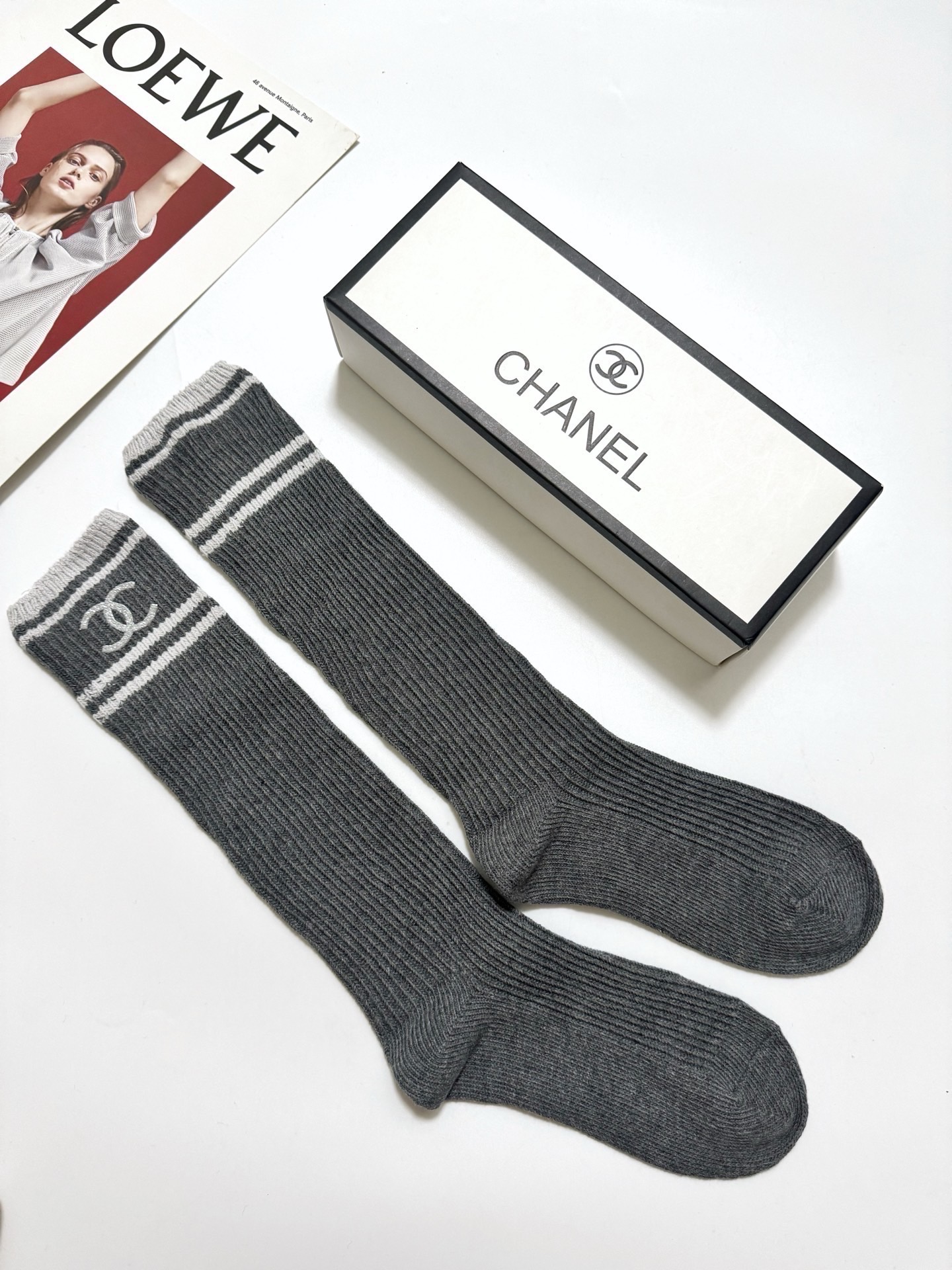 配包装🌟【一盒一双】🌟Chanel 香奈儿 经典双C字母logo纯棉长筒袜 小腿袜🌟ins爆款！专柜在售