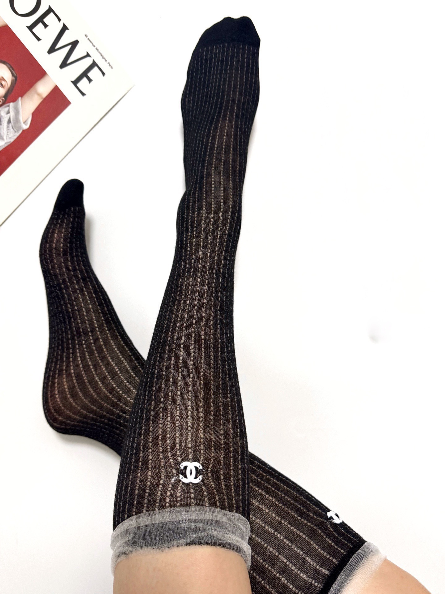 配包装🌟【一盒一双】🌟Chanel 香奈儿 经典字母logo镂空 长筒袜 小腿袜🌟重工装饰个性时尚🌟in