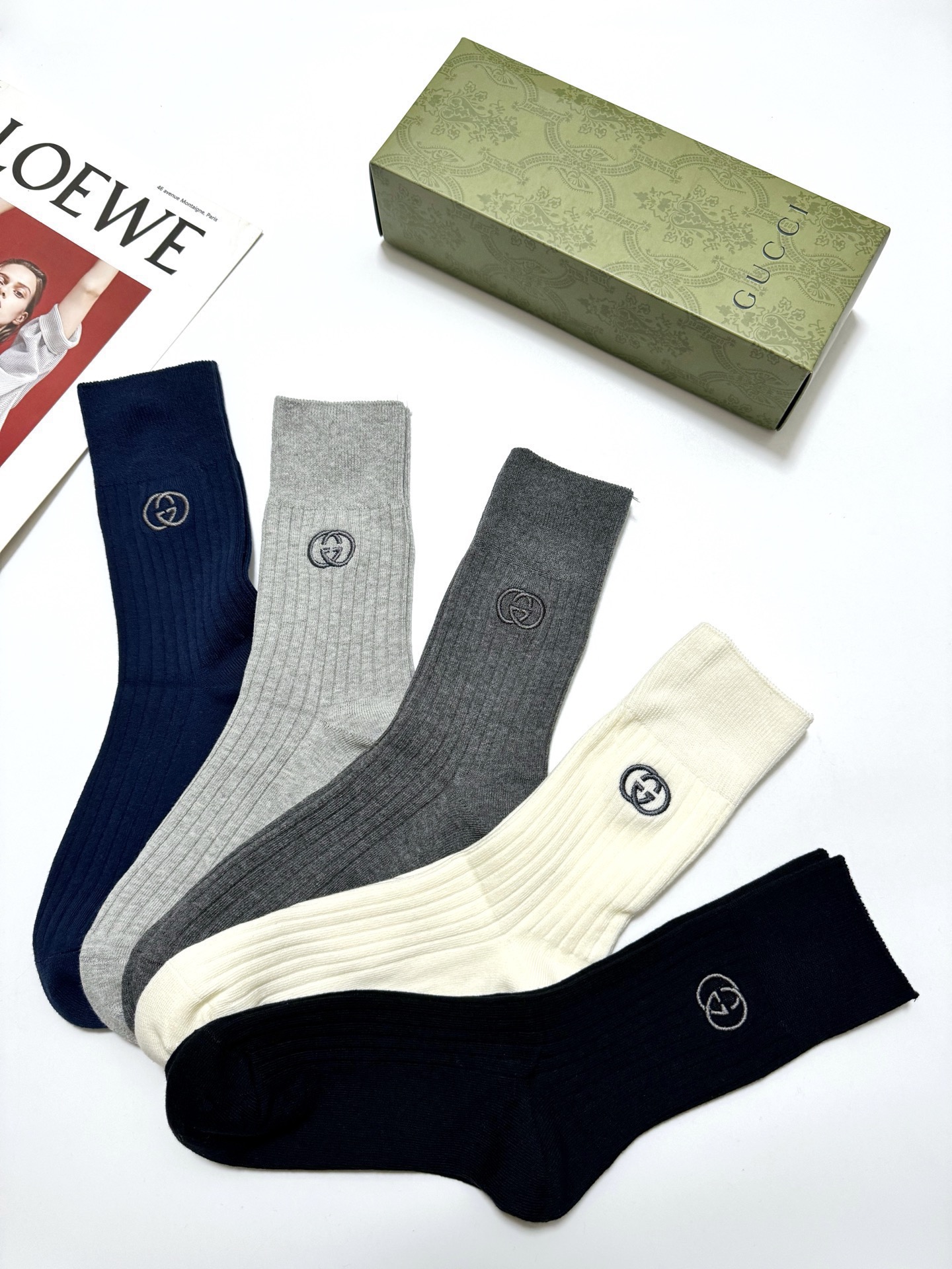 配包装🌟【一盒5 双】 🌟Gucci 古琦 经典刺绣字母logo 纯棉 混纺中筒袜 ，软糯亲肤，ins超