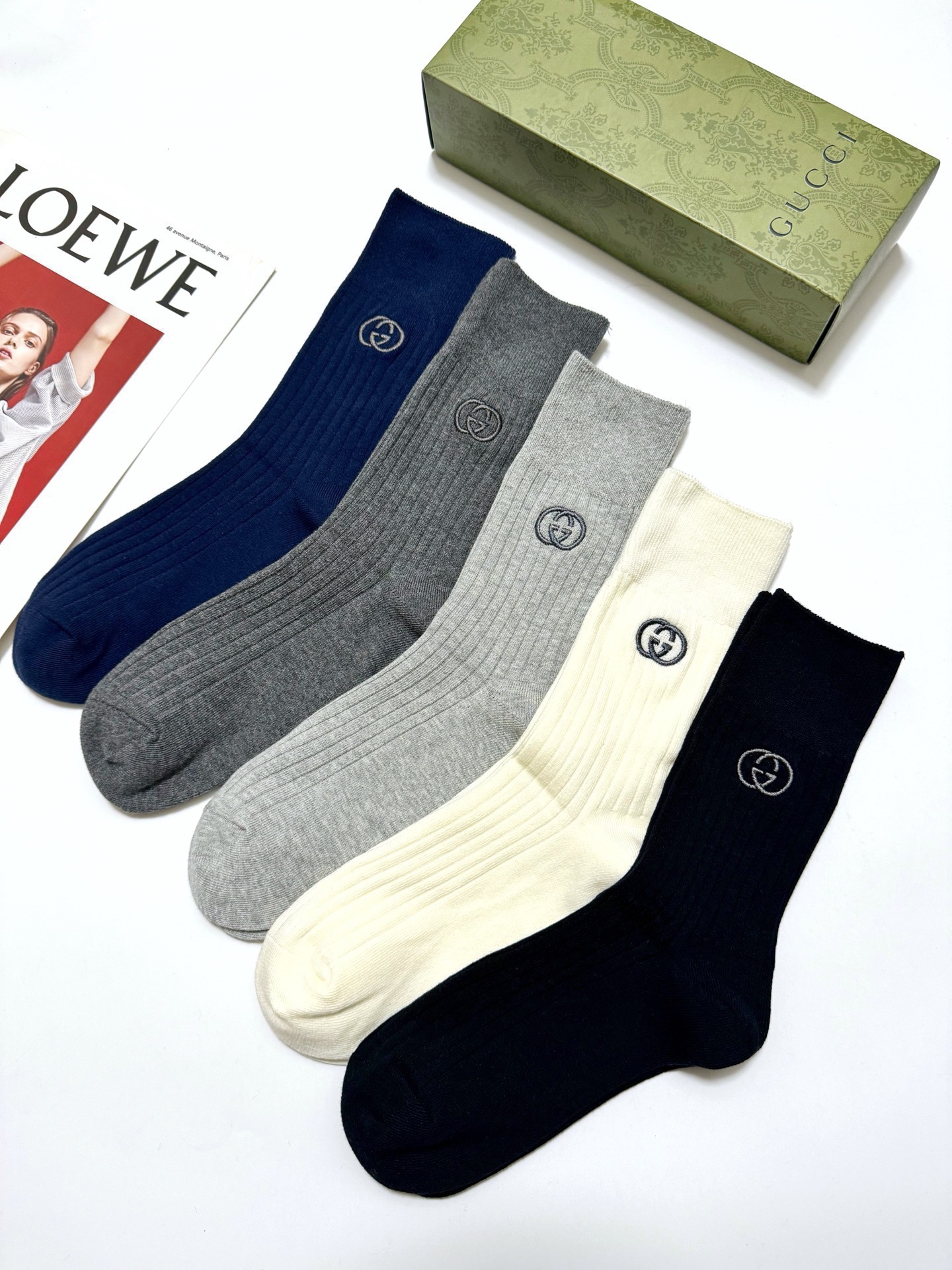 配包装🌟【一盒5 双】 🌟Gucci 古琦 经典刺绣字母logo 纯棉 混纺中筒袜 ，软糯亲肤，ins超