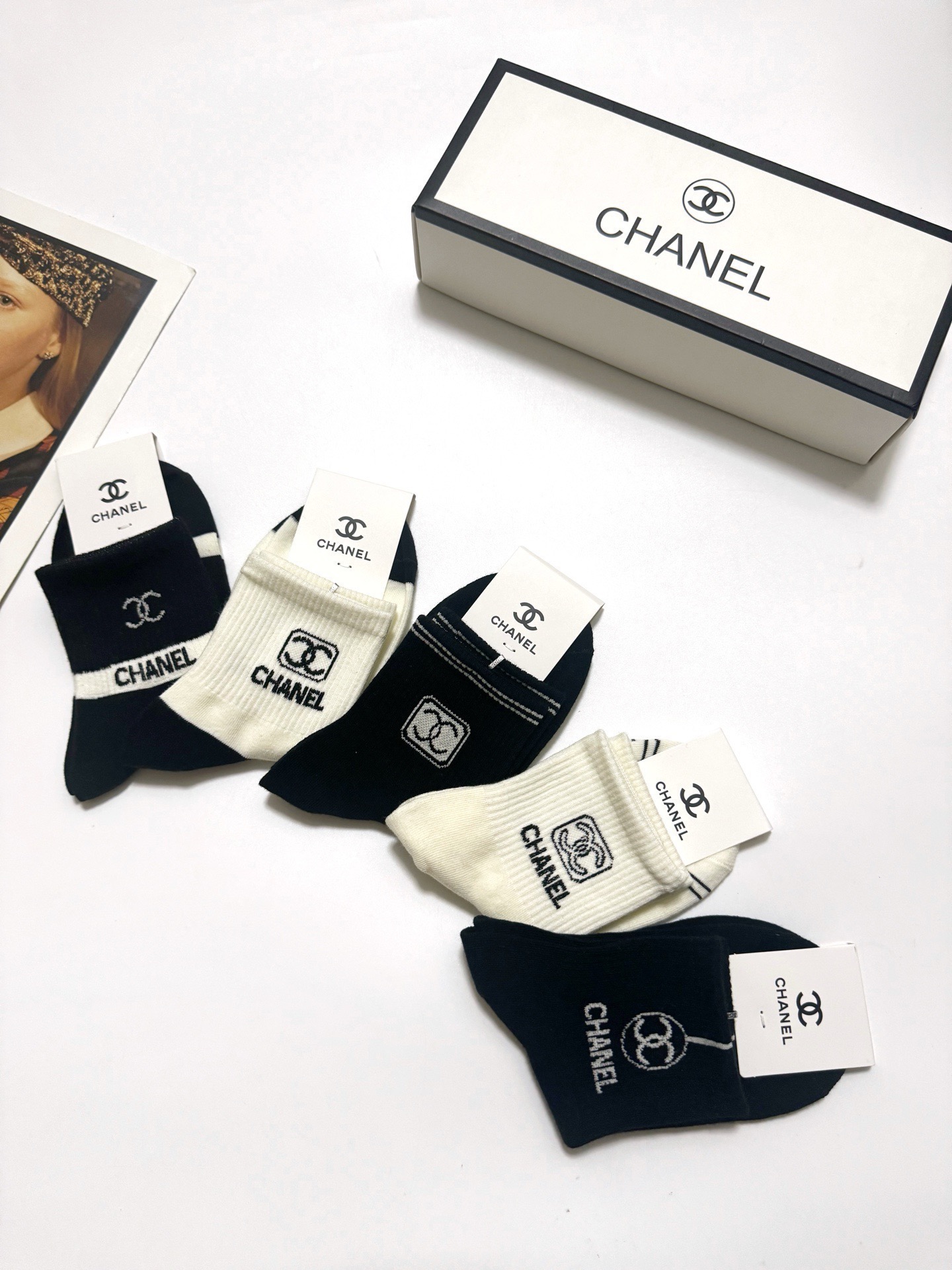 配包装🌟【一盒5 双】🌟Chanel 香奈儿 经典字母 logo短袜 ！纯棉面料软糯亲肤！🌟ins爆款！