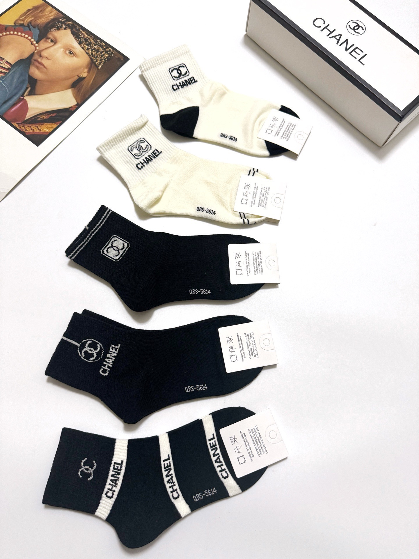 配包装🌟【一盒5 双】🌟Chanel 香奈儿 经典字母 logo短袜 ！纯棉面料软糯亲肤！🌟ins爆款！