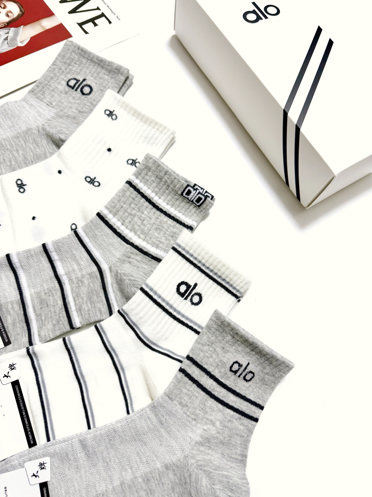 配包装🌟【一盒5 双】 🌟alo经典字母logo 纯棉 混纺网面 中筒袜 ，软糯亲肤，ins超火爆配色 